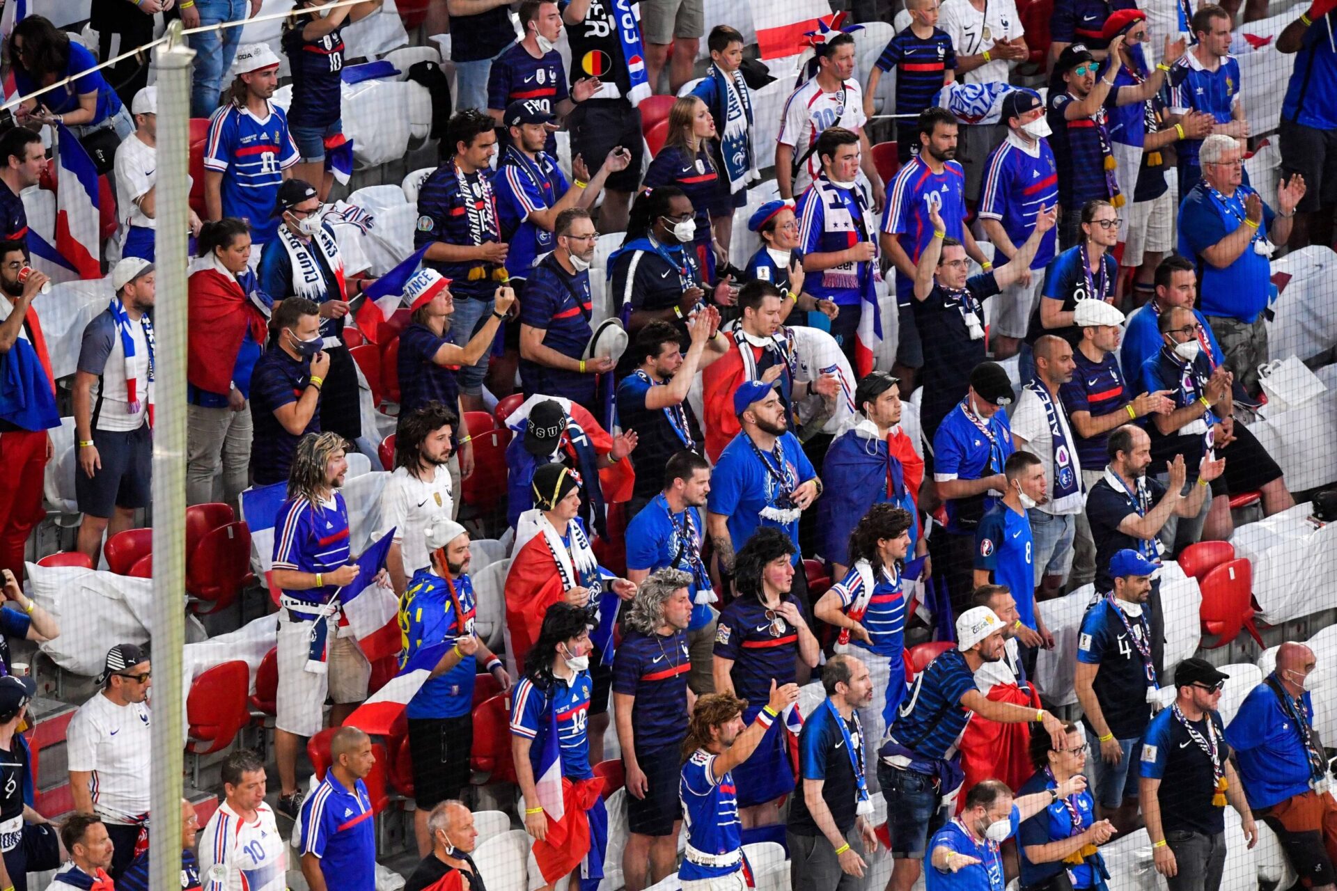 L'Euro, un moment de bonheur pour les supporters tricolores (iconsport) L'Euro, un moment de bonheur pour les supporters tricolores (iconsport)