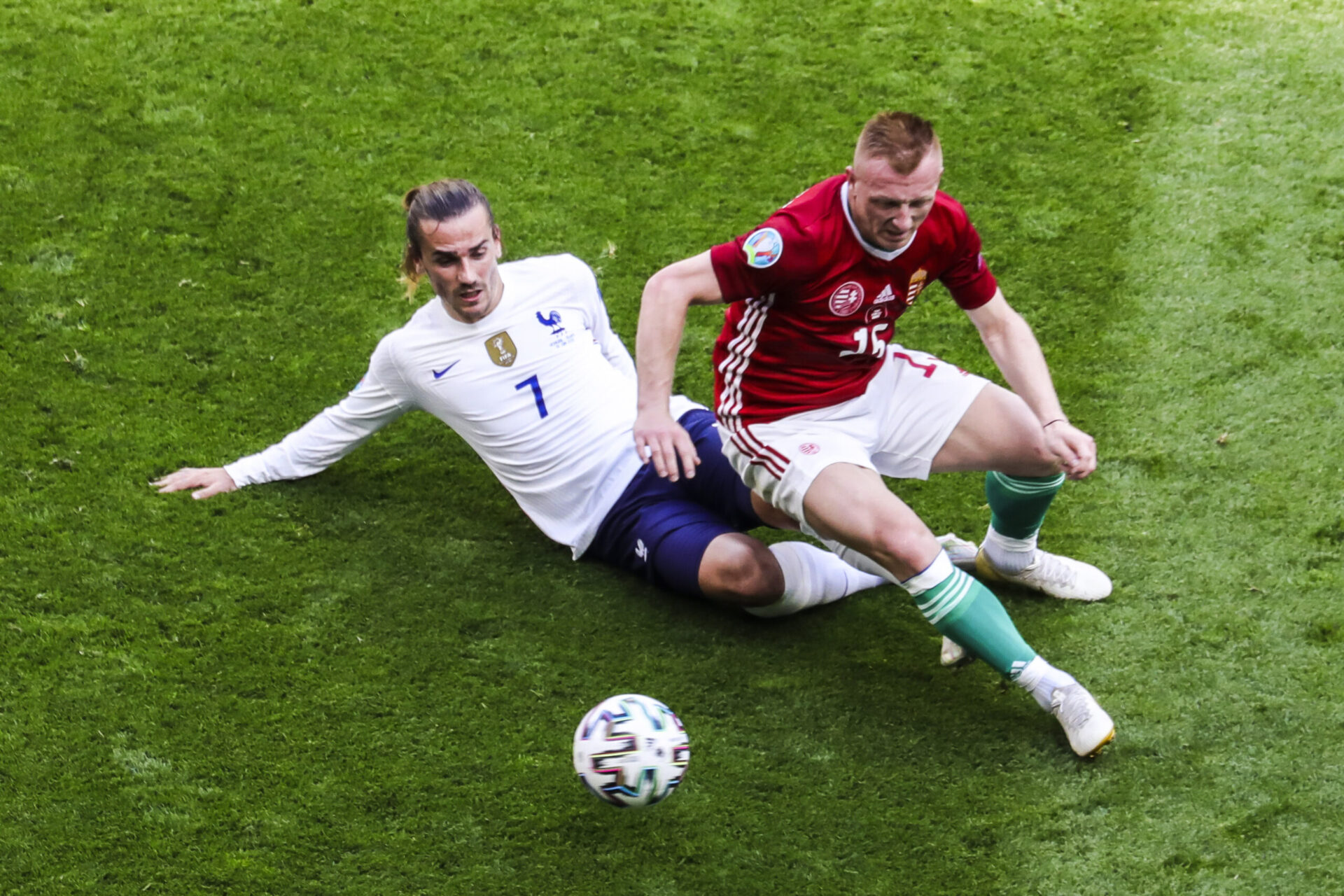 Gulacsi, dans l'équipe type après son grand match contre la France. Icon Sport Gulacsi, dans l'équipe type après son grand match contre la France. Icon Sport