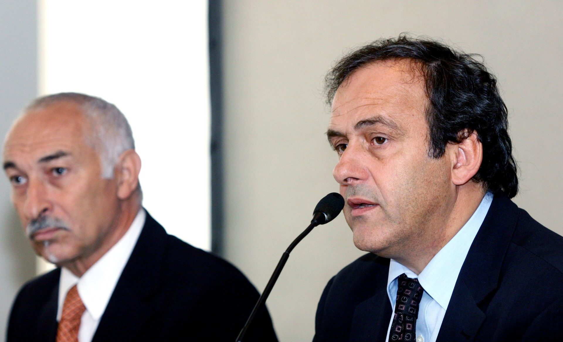 Philippe Piat (pr&eacute;sident de la FIFPro) et Michel Platini, alors pr&eacute;sident de l'UEFA en 2007. Icon Sport