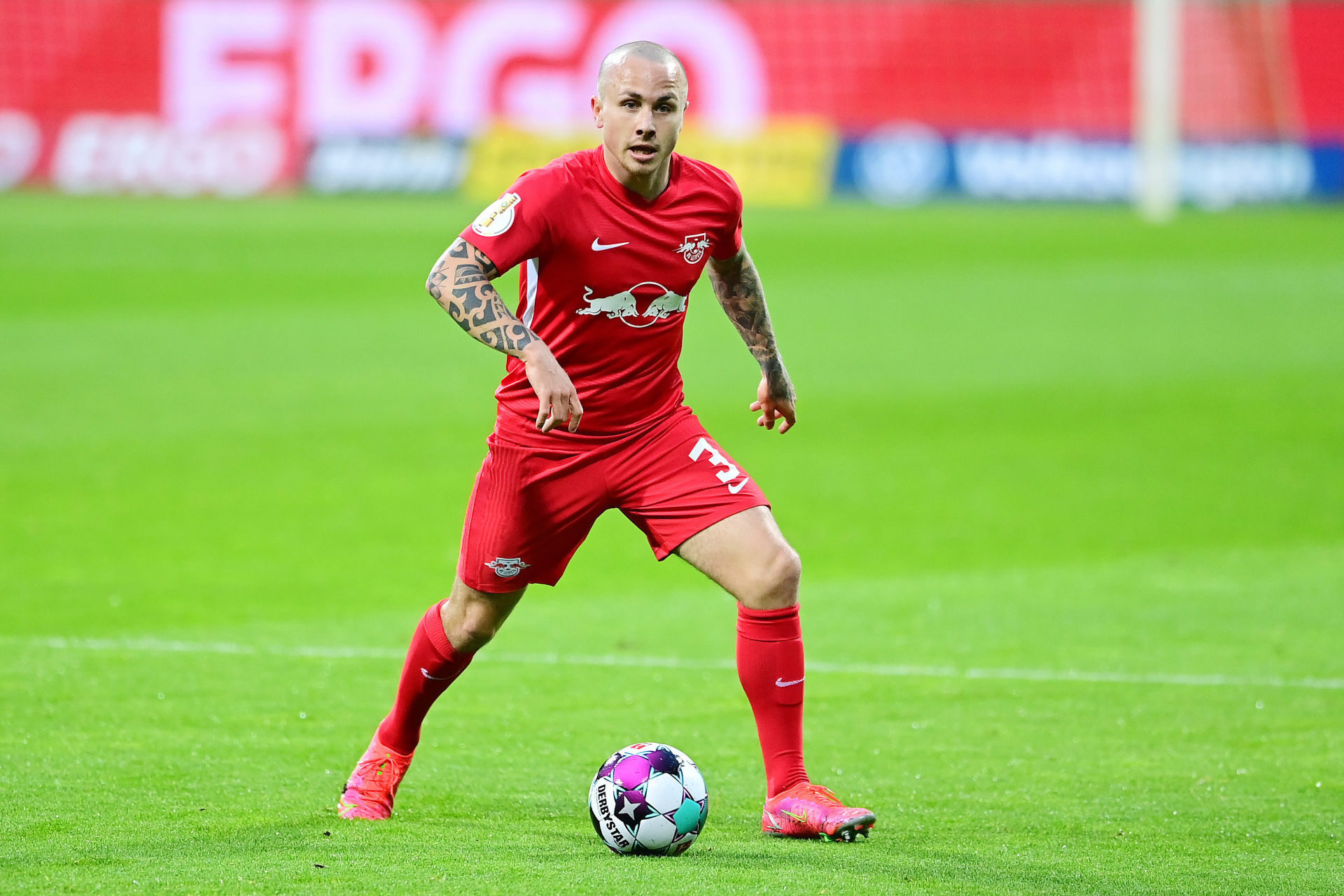 Angeli&ntilde;o, pr&ecirc;t&eacute; l'an dernier par Manchester City &agrave; Leipzig pour deux saisons, pourrait &ecirc;tre transf&eacute;r&eacute; contre 18 millions d'euros. Le lat&eacute;ral gauche espagnol fait partie des nombreux joueurs sous contrat dont Manchester City veut se d&eacute;barrasser pour financer les transferts d'Harry Kane et Jack Grealish. Icon Sport