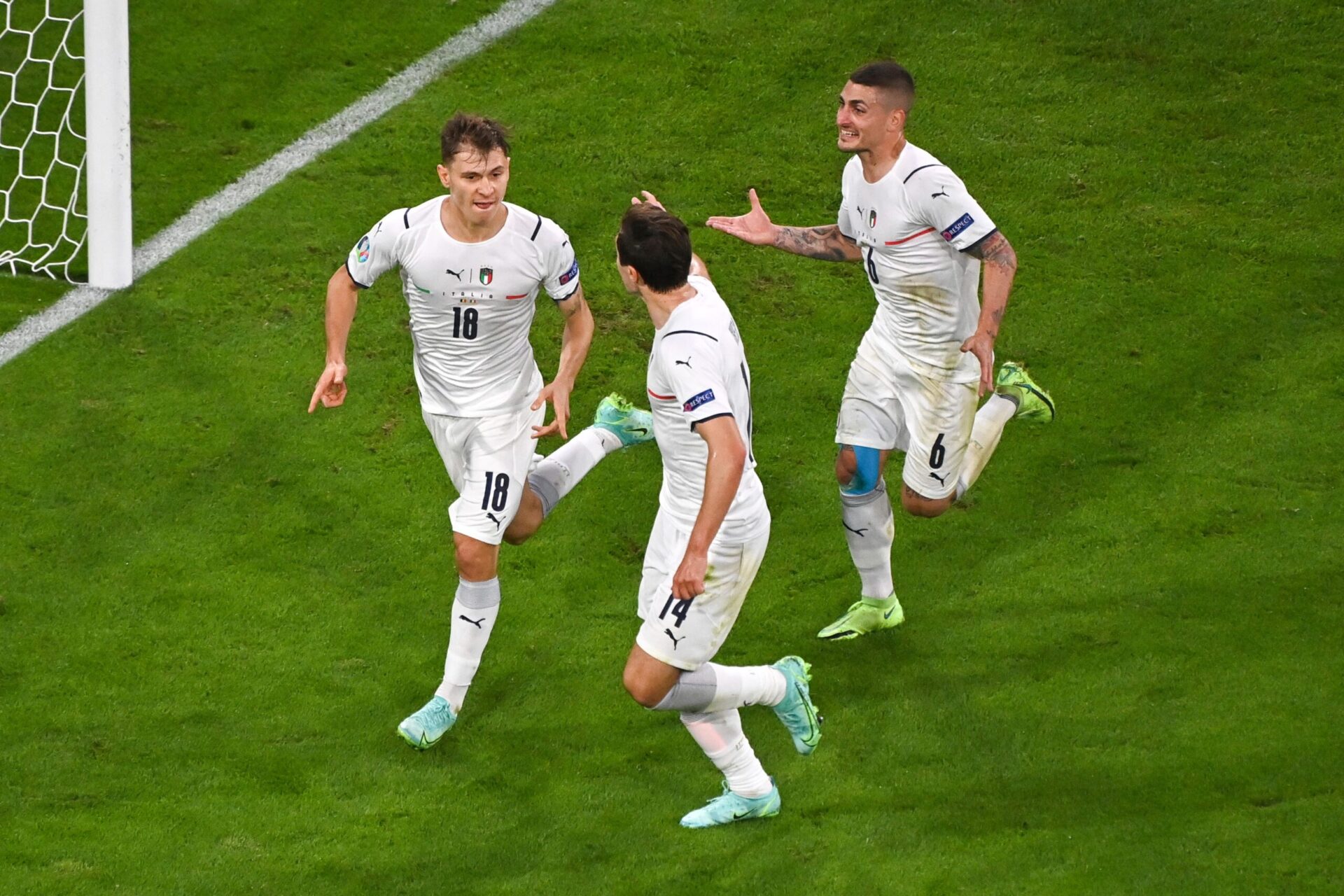 C'est hors du groupe que Marco Verratti a d&eacute;but&eacute; l'Euro. Bless&eacute;, le Parisien a pris le temps de se soigner avant d'effectuer son retour dans le onze (iconsport)