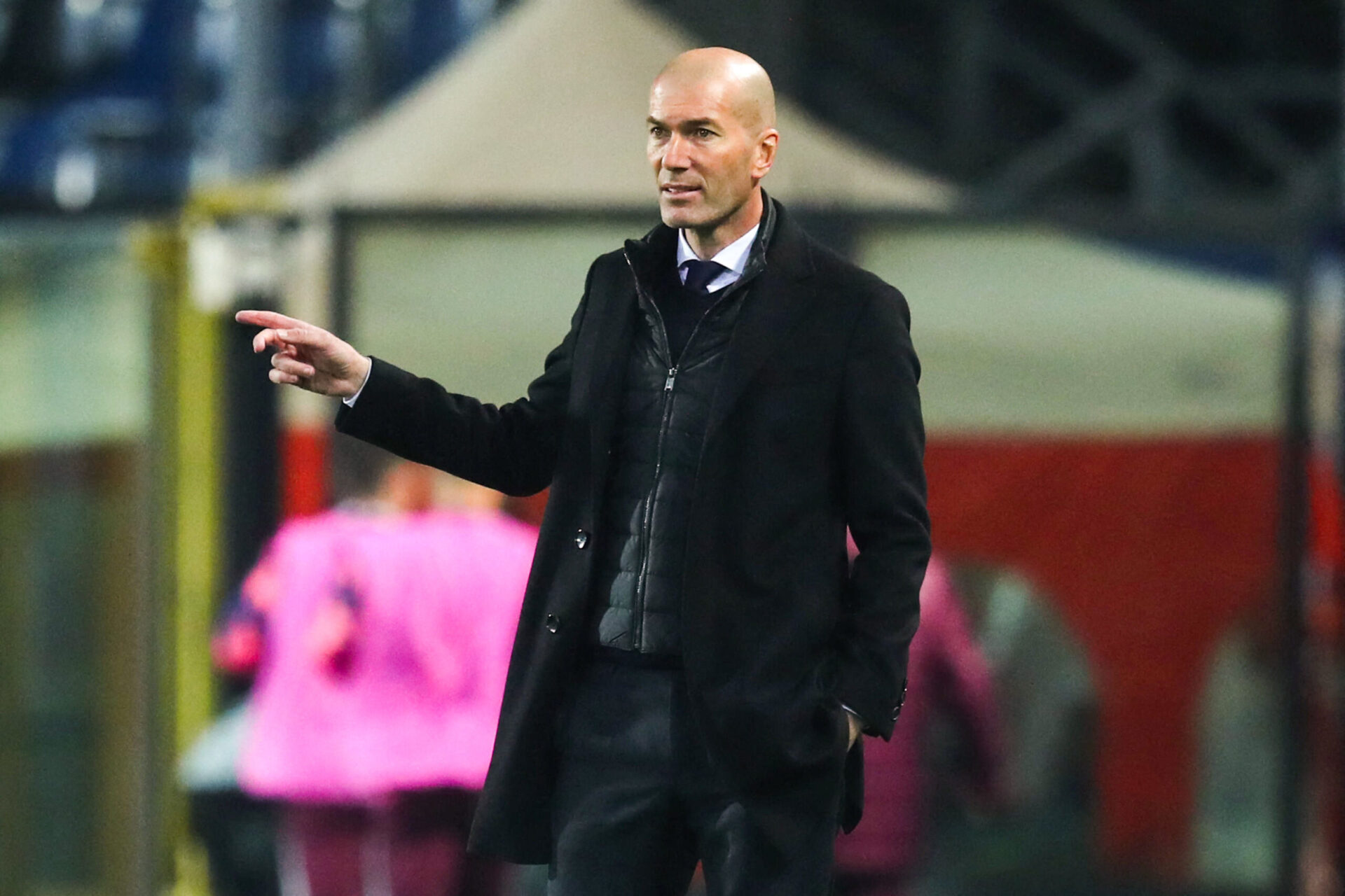 Fatigué après une saison difficile avec le Real Madrid, Zinédine Zidane profite de ses vacances en famille. L'ancien meneur des Bleus a même refusé plusieurs gros contrats d'Angleterre, du Golfe et d'Asie (iconsport)