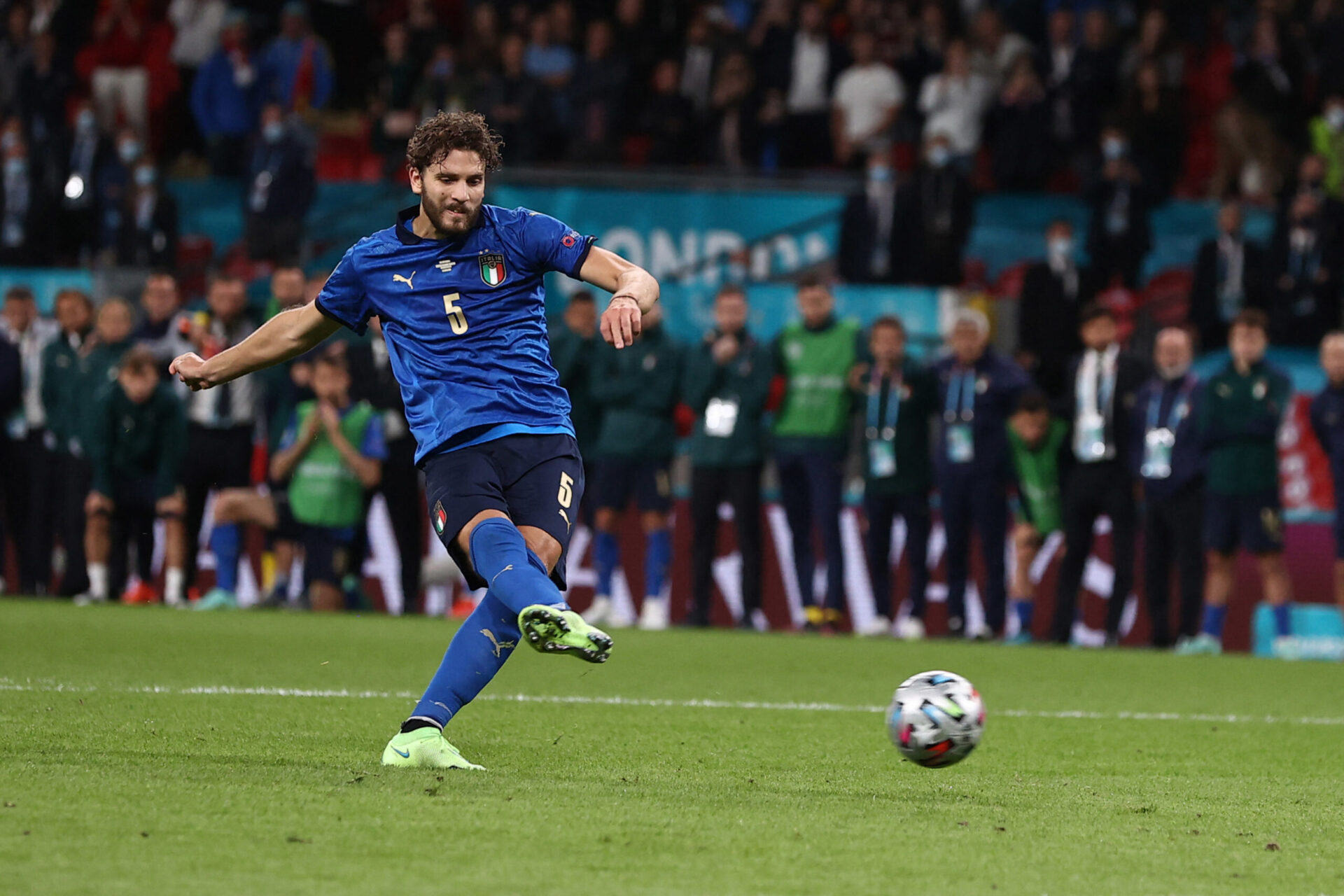 Manuel Locatelli, champion d'Europe avec l'Italie, est dans le viseur de la Juve. Icon Sport