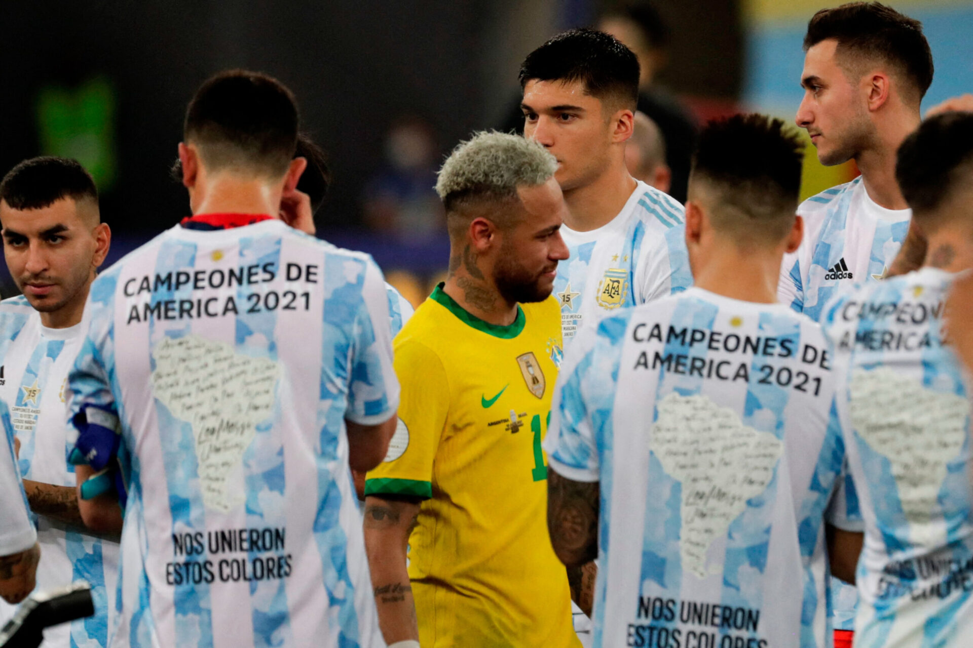Paredes et Messi ont discut&eacute; avec Neymar &agrave; l'issue de la finale de la Copa America (iconsport)