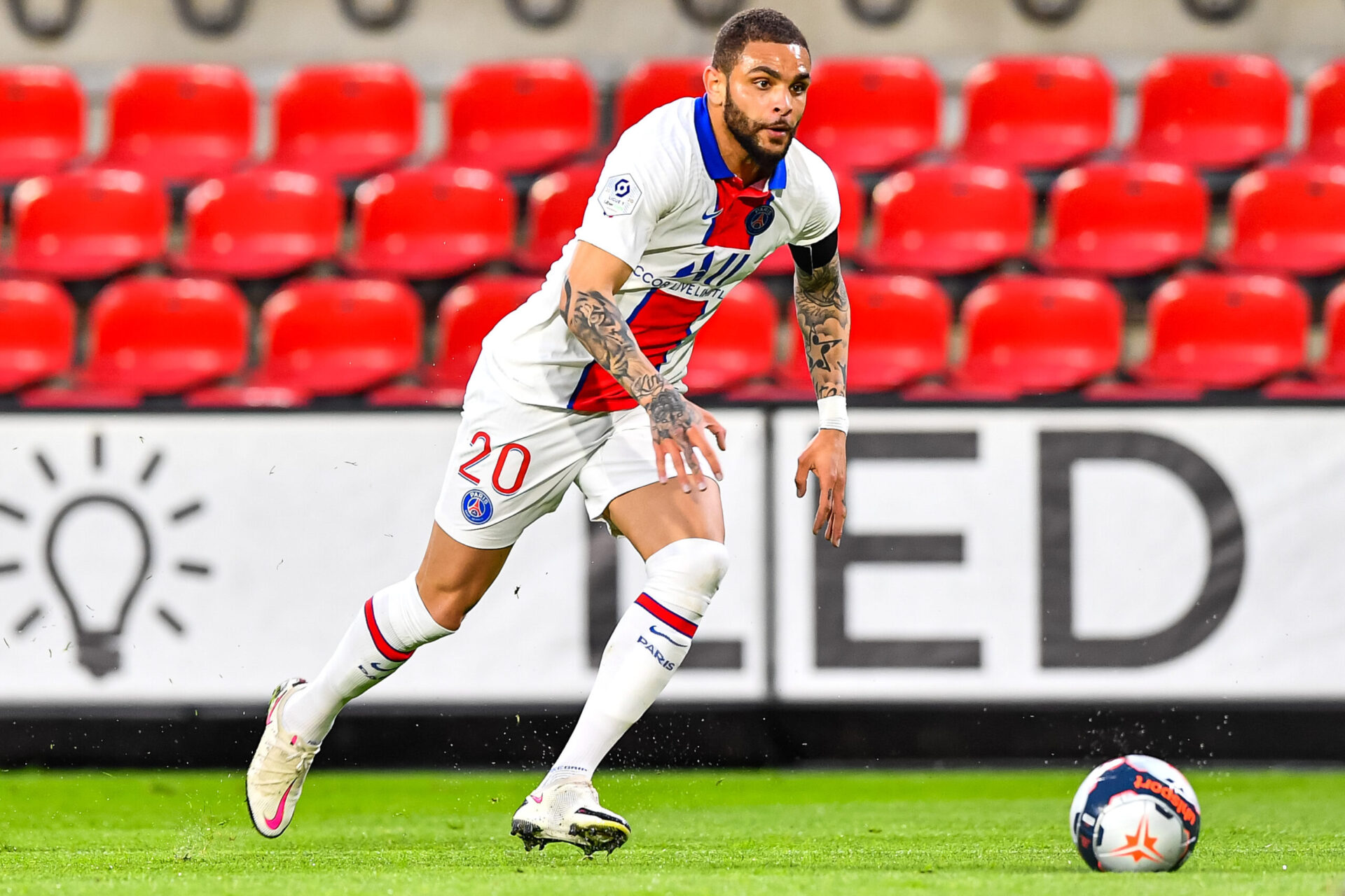 Layvin Kurzawa vers un départ du PSG ? (iconsport)