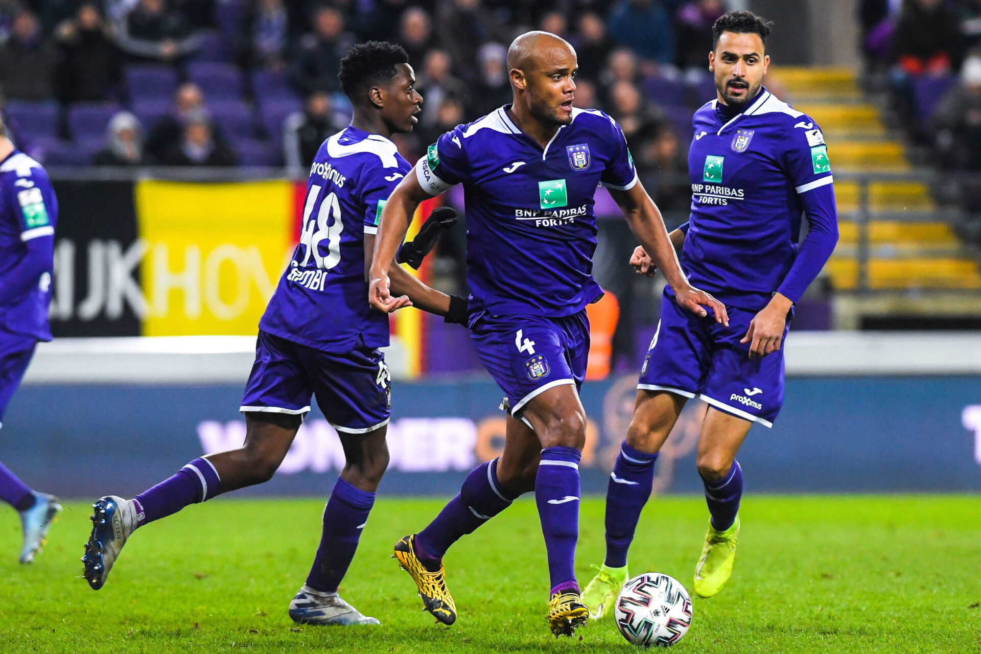 Coéquipier de Vincent Kompany à Anderlecht, Lokonga est ensuite devenu un indiscutable de l'équipe lorsque l'ancien défenseur en est devenu l'entraîneur (iconsport)