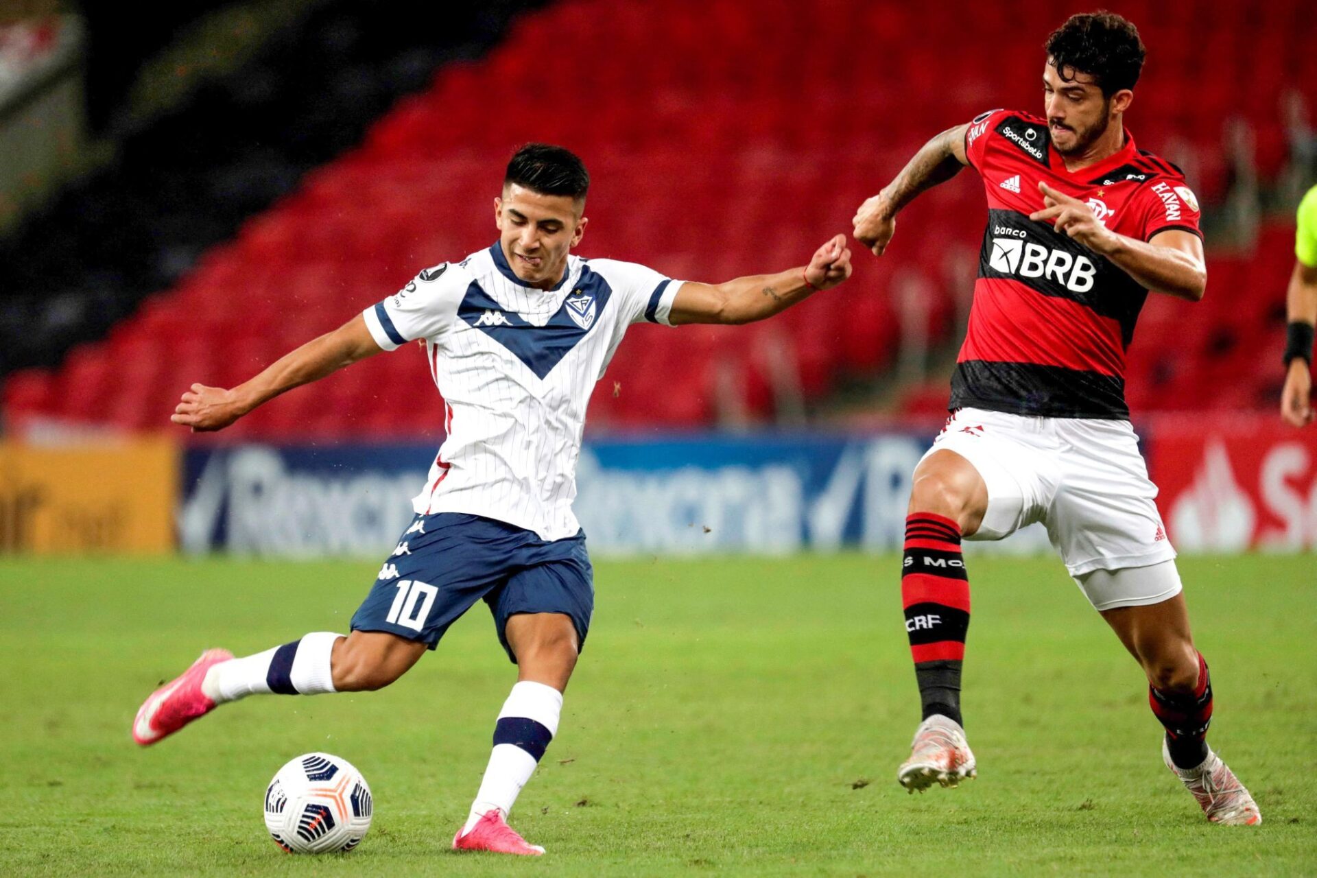 Thiago Almada (à gauche) aurait eu un accord avec l'OM. Icon Sport