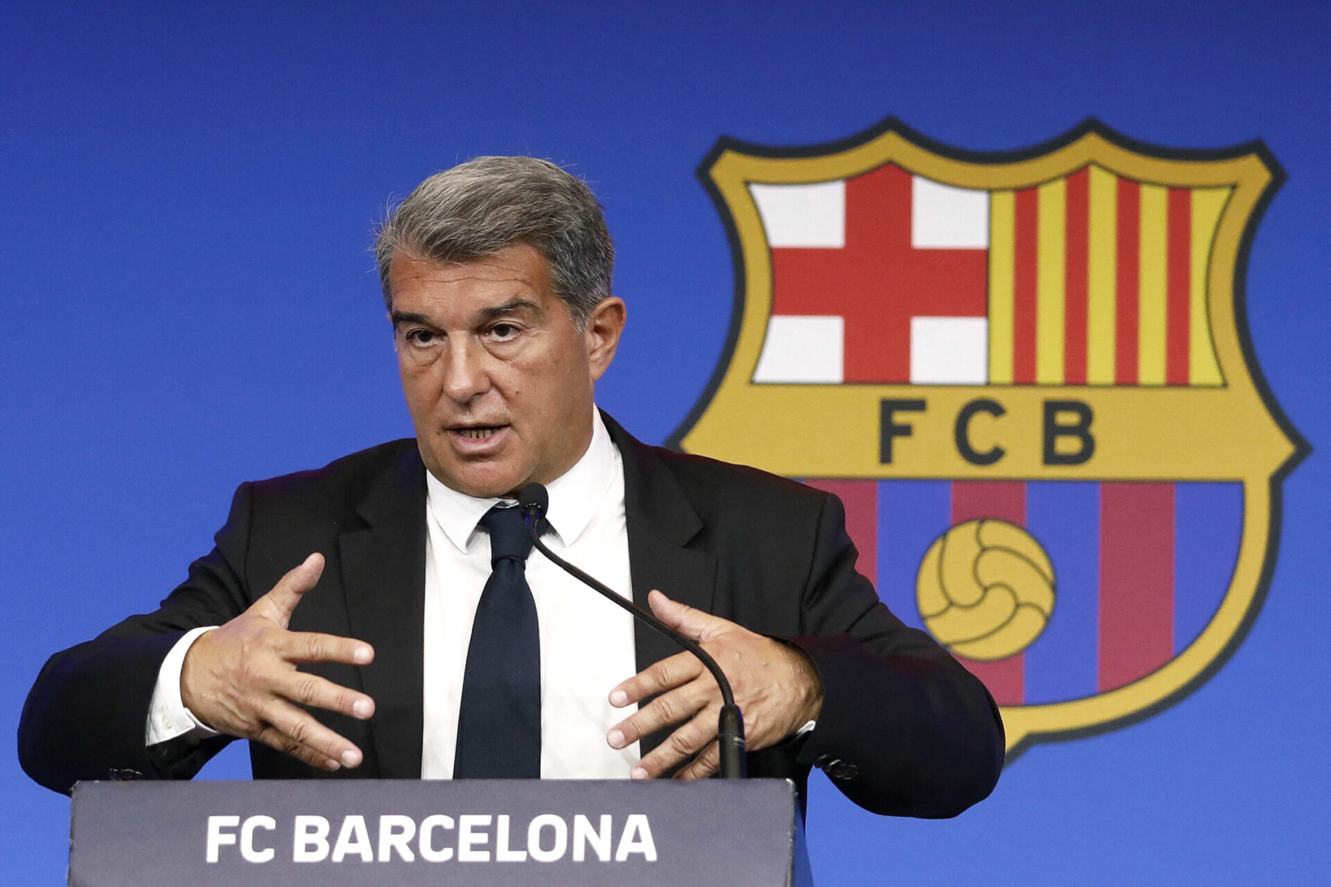 Joan Laporta, président du FC Barcelone, a ouvert la porte à un départ d'Antoine Griezmann lors de la présentation officielle de Memphis Depay (iconsport)
