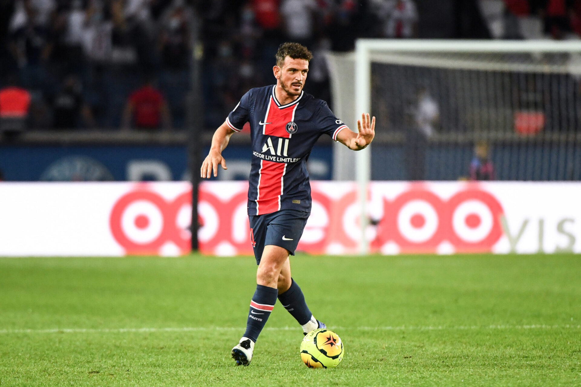 Alors que des rumeurs faisaient état d'une envie de Leonardo de poursuivre avec Florenzi, l'arrivée de Hakimi a poussé l'Italien vers la sortie (iconsport)