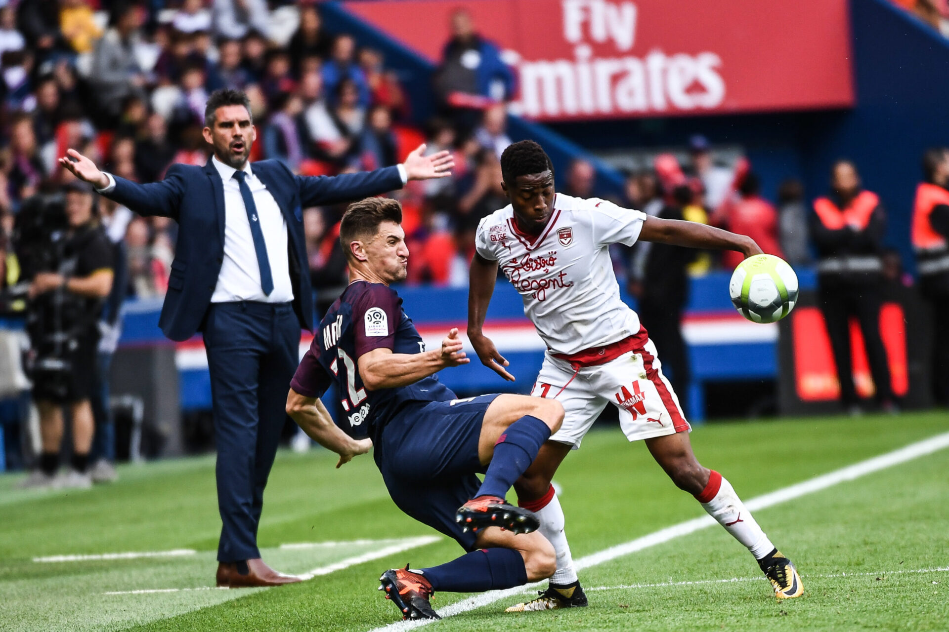 Gourvennec a connu deux passages sur le banc de Guingamp. Après avoir conduit le club en Ligue 1 et au sacre en Coupe de France, il n'a pu empêcher la relégation lors de son retour en 2018 (iconsport) Gourvennec a connu deux passages sur le banc de Guingamp. Après avoir conduit le club en Ligue 1 et au sacre en Coupe de France, il n'a pu empêcher la relégation lors de son retour en 2018 (iconsport)