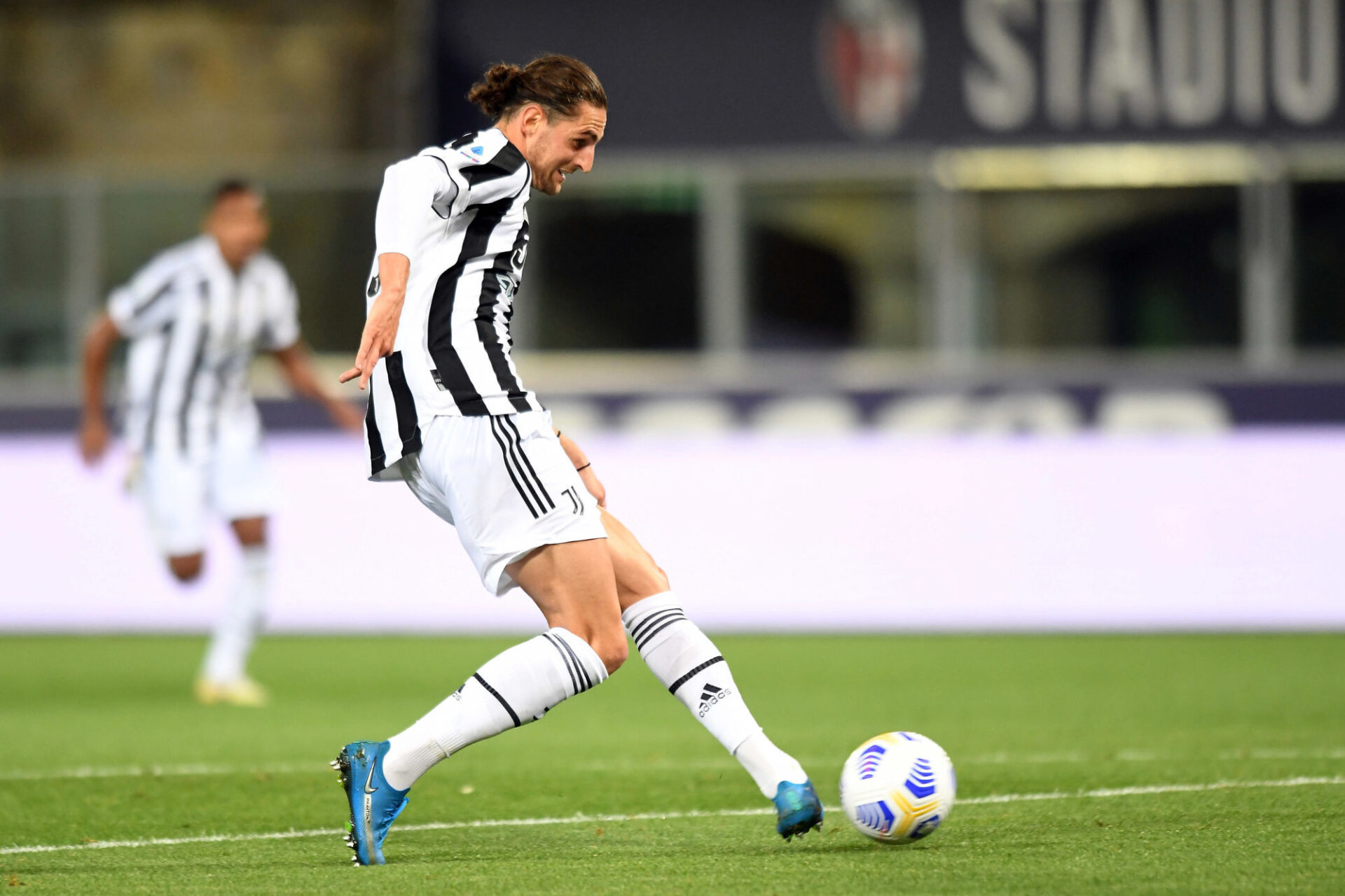 Max Allegri aimerait qu'Adrien Rabiot marque davantage. Le milieu français a trouvé le chemin des filets à cinq reprises la saison dernière. Icon Sport