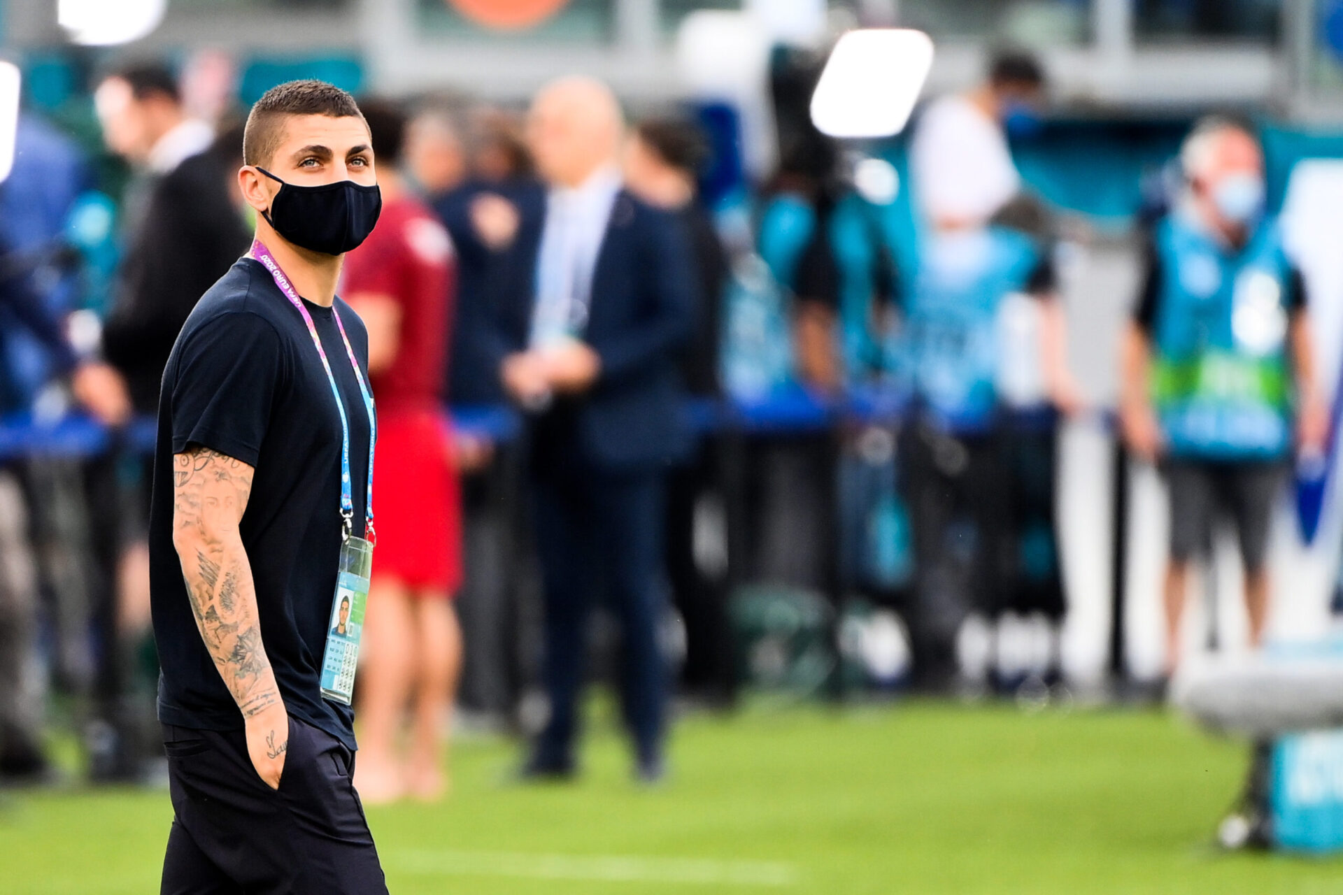 C'est hors du groupe que Marco Verratti a d&eacute;but&eacute; l'Euro. Bless&eacute;, le Parisien a pris le temps de se soigner avant d'effectuer son retour dans le onze (iconsport)