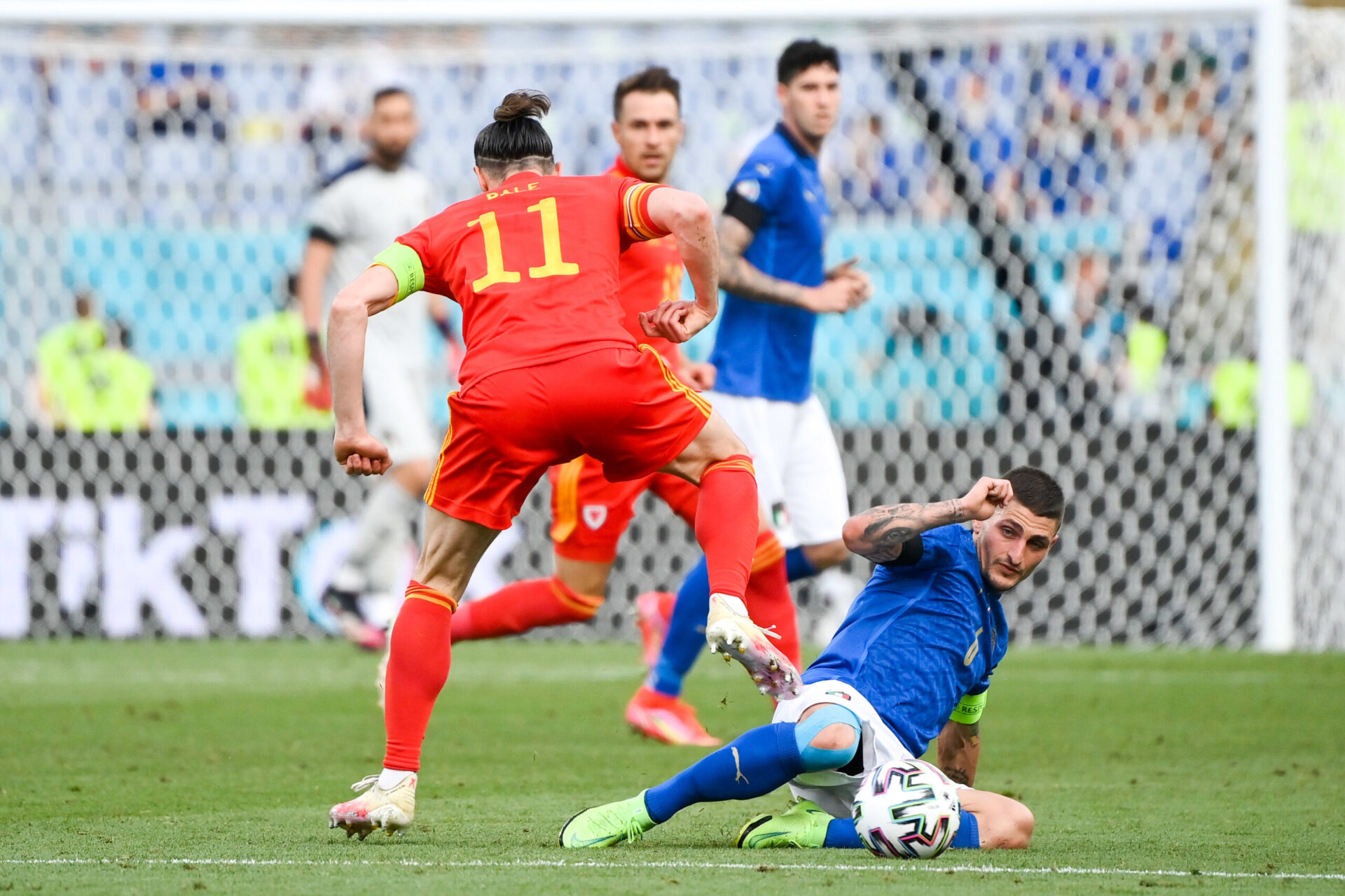 C'est hors du groupe que Marco Verratti a d&eacute;but&eacute; l'Euro. Bless&eacute;, le Parisien a pris le temps de se soigner avant d'effectuer son retour dans le onze (iconsport)