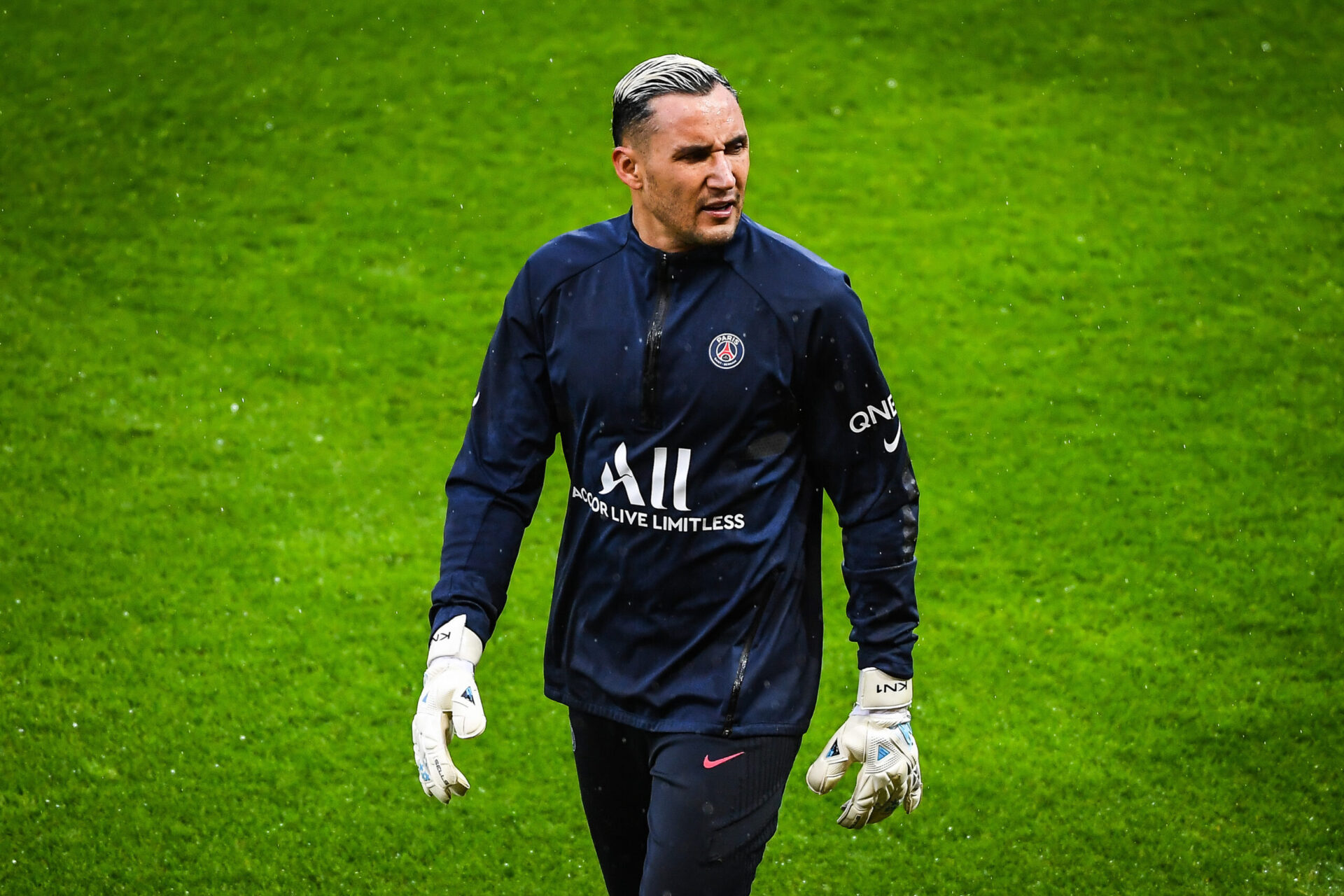Alors que les internationaux pr&eacute;sents &agrave; l'Euro et &agrave; la Copa America manqueront &agrave; l'appel, Keylor Navas sera l'un des joueurs du PSG pr&eacute;sent au Camp des Loges ce lundi apr&egrave;s midi (iconsport)