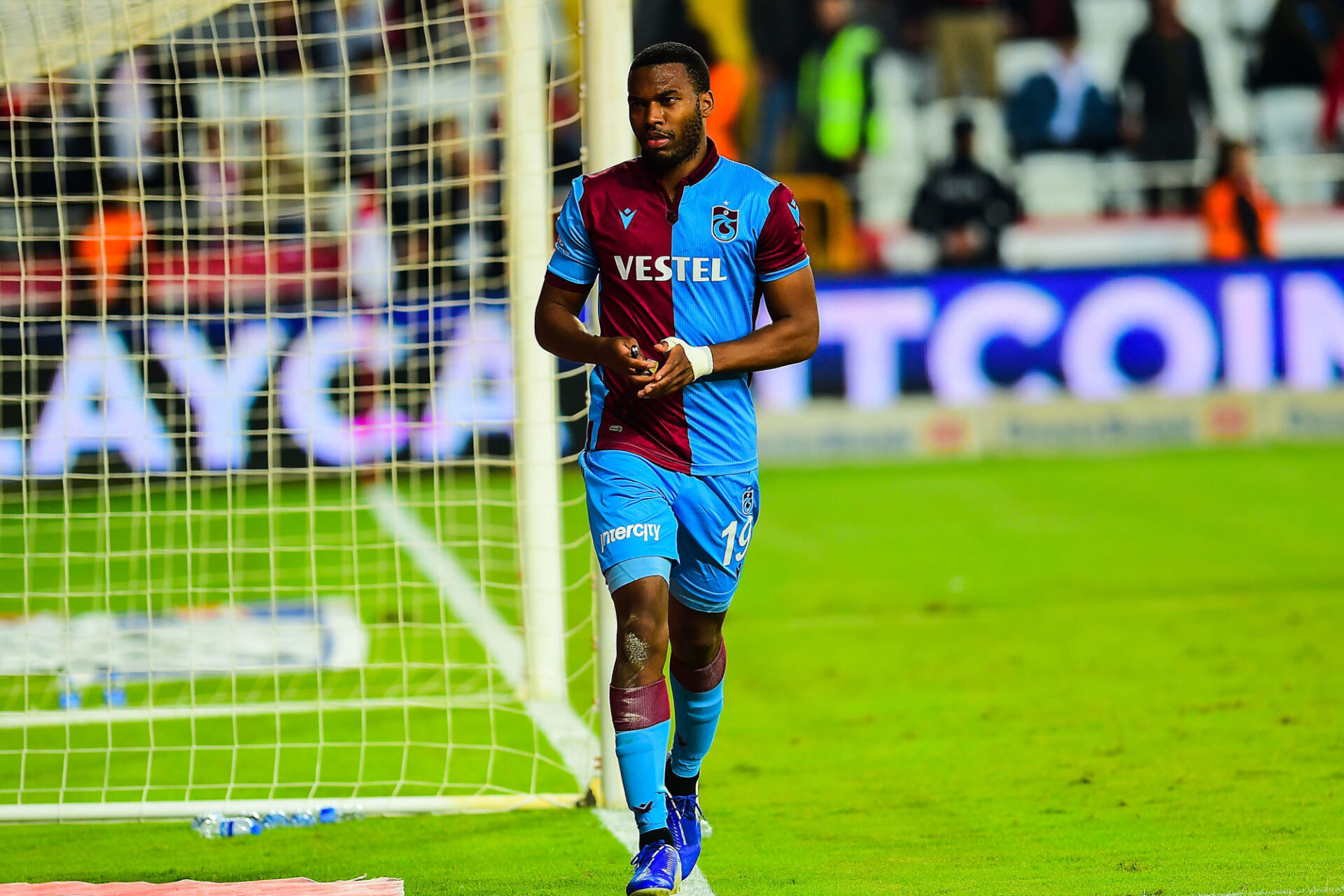Trabzonspor a r&eacute;sili&eacute; le contrat de Daniel Sturridge en mars apr&egrave;s que l'attaquant anglais a connu jusqu'&agrave; sept p&eacute;pins physiques lors de la saison 2019/2020. Icon SPort