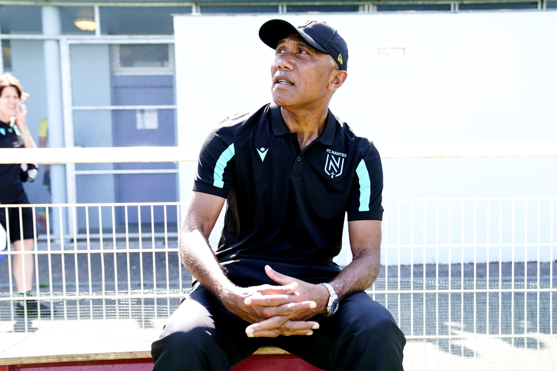 Antoine Kombouar&eacute; sur le banc du FC Nantes (iconsport)