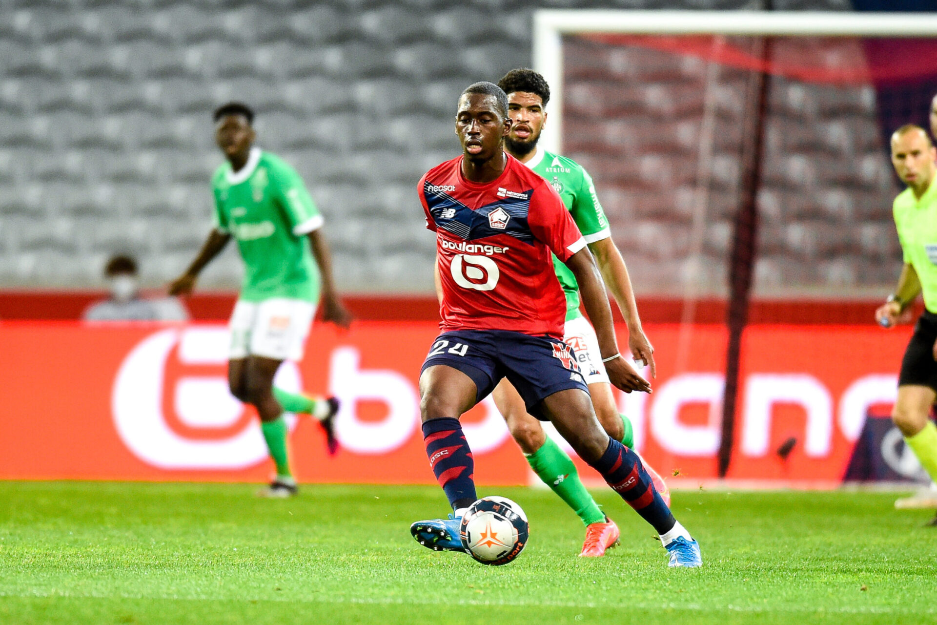Utilis&eacute; 43 fois par Christophe Galtier la saison derni&egrave;re, Boubakary Soumar&eacute; a brill&eacute;, s'installant comme un titulaire indiscutable du milieu lillois (iconsport)