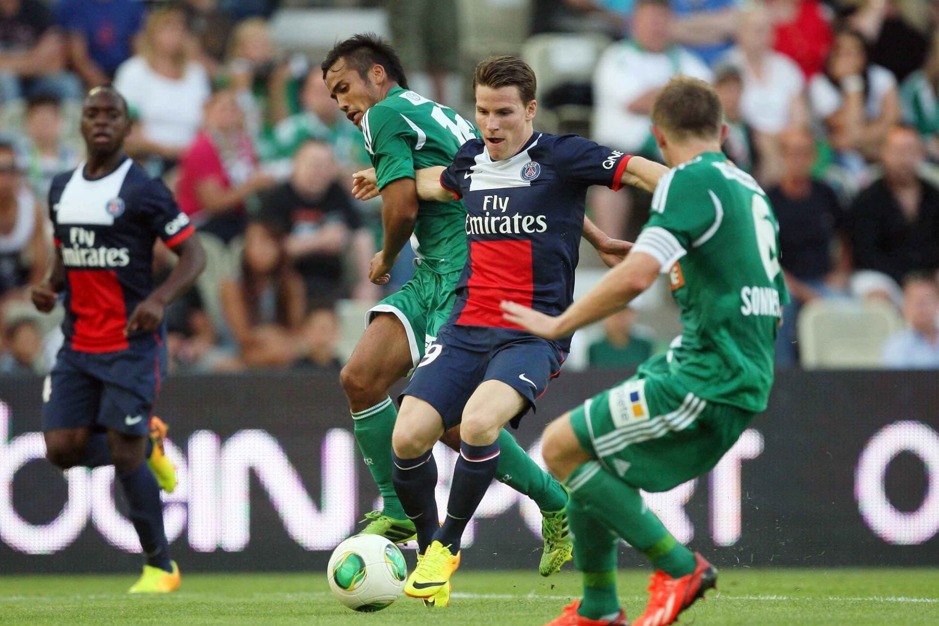 Kevin Gameiro reste sur 3 saisons &agrave; Valence. Au total, le Fran&ccedil;ais a disput&eacute; 8 saisons en Espagne entre le FC S&eacute;ville, l'Atl&eacute;tico de Madrid et le club valencian (iconsport)
