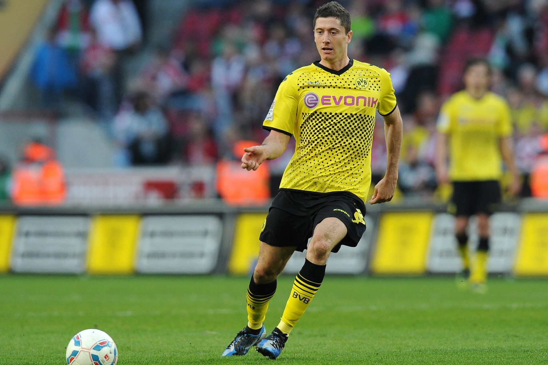 Robert Lewandowski portant les couleurs de Borussia Dortmund (Icon Sport) Robert Lewandowski portant les couleurs de Borussia Dortmund (Icon Sport)