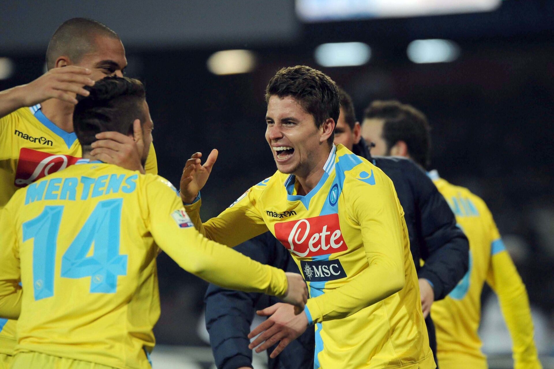 Jorginho célébrant les résultats avec son équipe de Naples (Icon Sport)