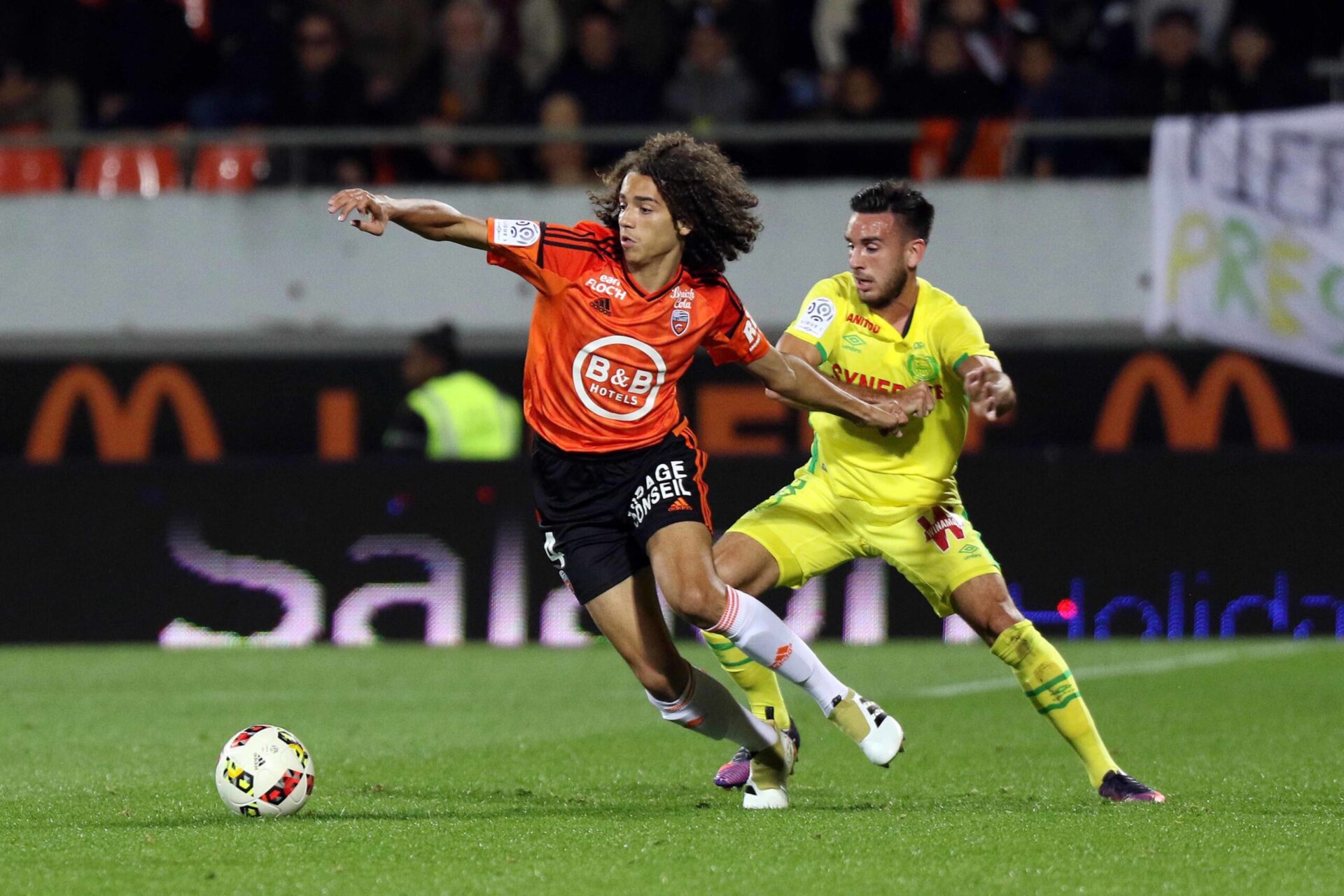 Arrivé à Arsenal avec une petite expérience du très haut niveau, Mattéo Guendouzi a tout de suite conquis les supporters. Et Unai Emery qui l'utilise à 48 reprises toutes compétitions confondues (iconsport) Arrivé à Arsenal avec une petite expérience du très haut niveau, Mattéo Guendouzi a tout de suite conquis les supporters. Et Unai Emery qui l'utilise à 48 reprises toutes compétitions confondues (iconsport)