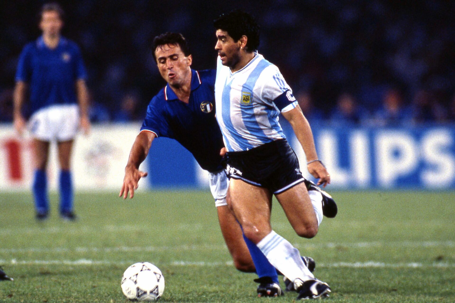 Diego Armando Maradona, face à l'Italie en demi-finale de Coupe du monde 1990. Icon Sport