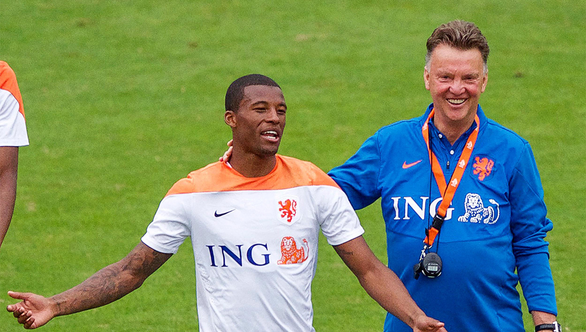 Louis Van Gaal est le grand favori pour prendre la suite de Frank de Boer &agrave; la t&ecirc;te des Pays-Bas. Le "P&eacute;lican" a d&eacute;j&agrave; effectu&eacute; deux mandants sur le banc des Oranje (iconsport)