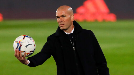 Libre après avoir quitté le Real Madrid, Zinédine Zidane fait de l'équipe de France le prochain grand objectif de sa carrière (iconsport)