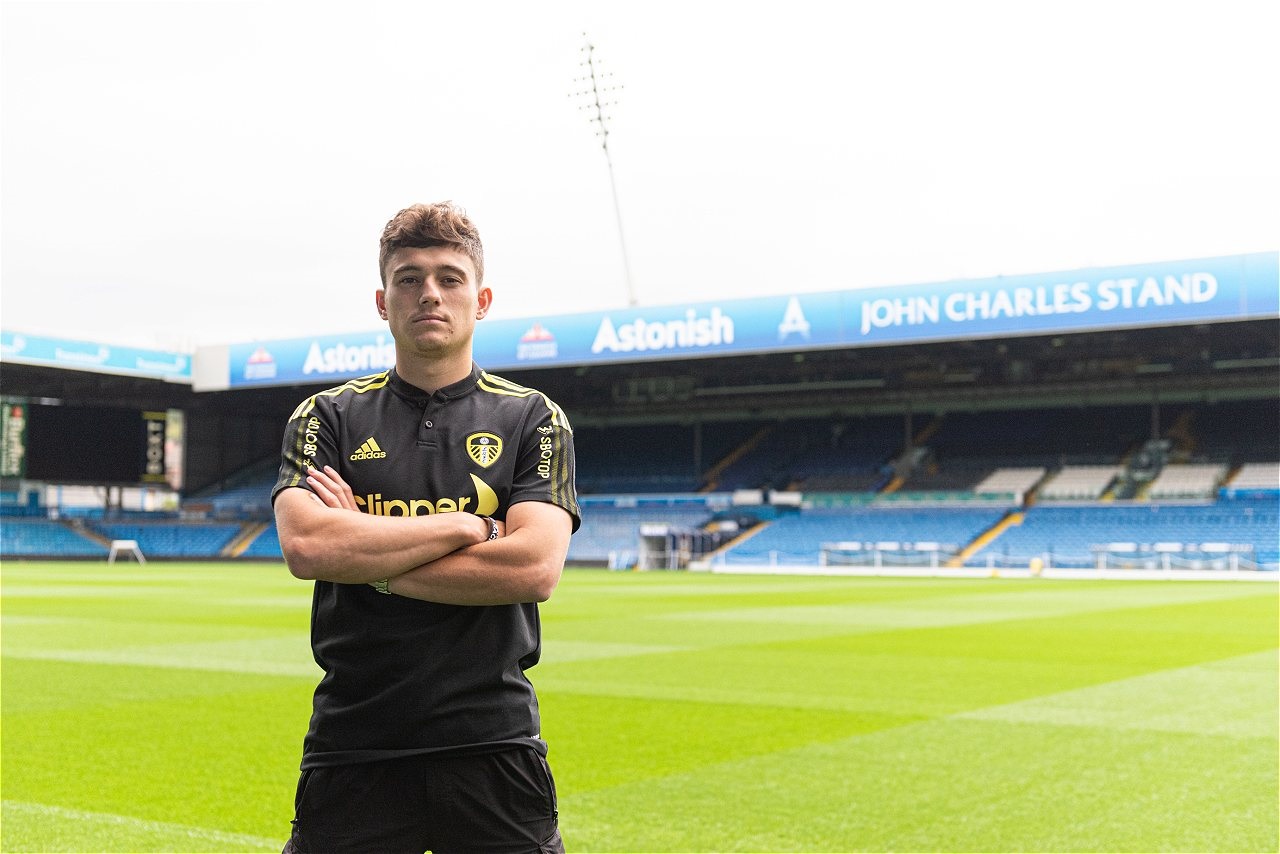 Daniel James a sign&eacute; cinq ans &agrave; Leeds (leedsunited.com)