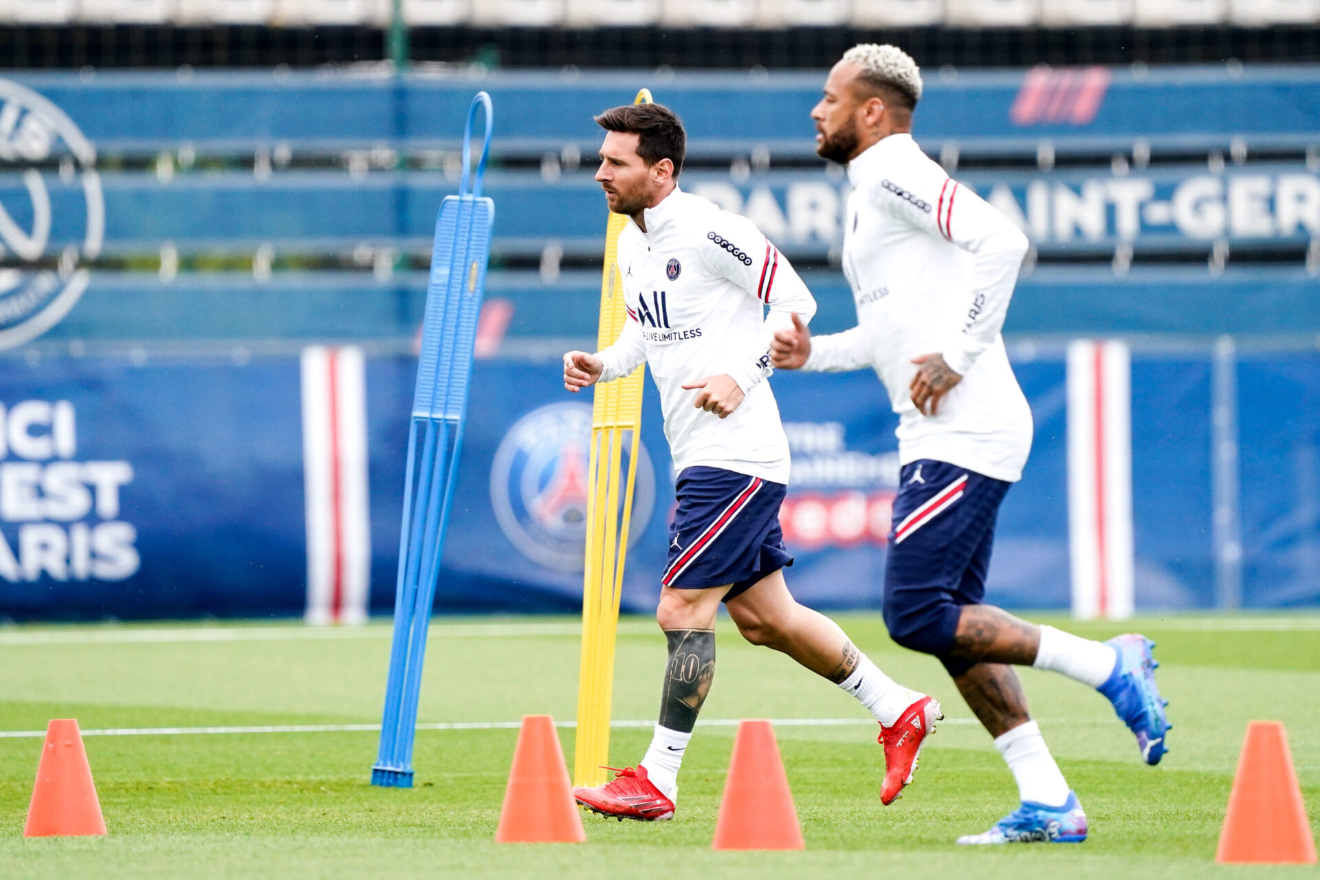 Lionel Messi va faire ses grands débuts avec le PSG, Neymar démarre sa saison. Icon Sport Lionel Messi va faire ses grands débuts avec le PSG, Neymar démarre sa saison. Icon Sport