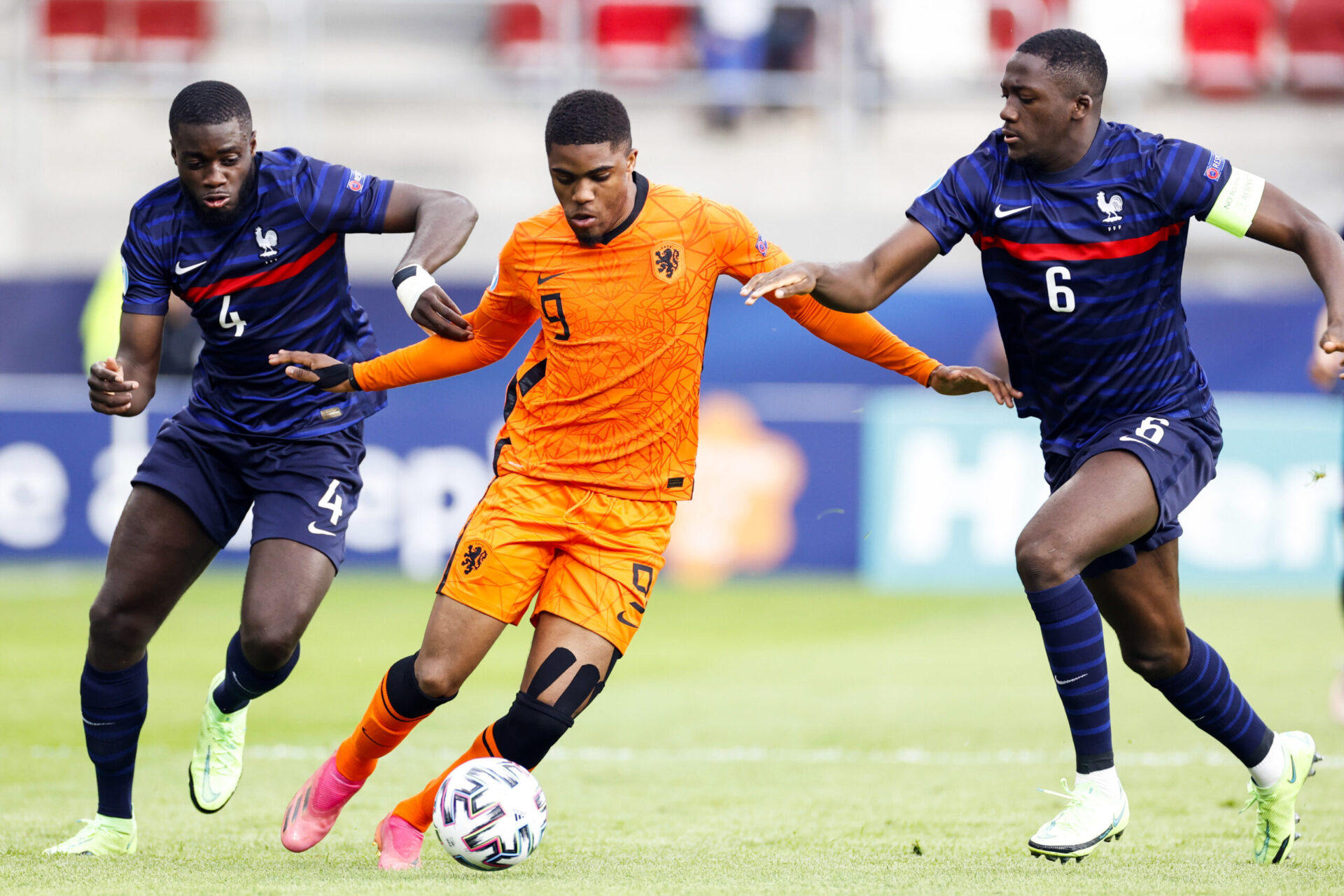 En mars dernier, Myron Boadu &eacute;liminait les Bleus &agrave; l'Euro Espoirs en inscrivant un doubl&eacute; en quart de finale (iconsport)