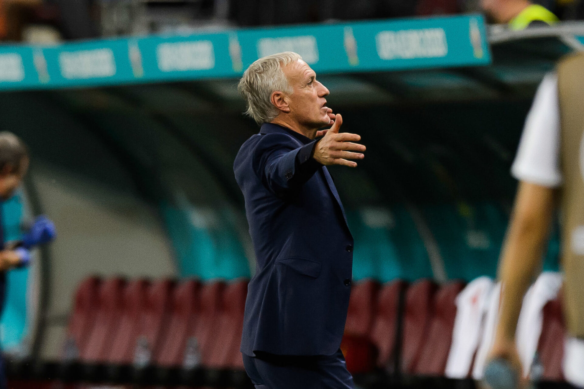 Didier Deschamps pendant la rencontre face &agrave; la Suisse (Photo by Icon Sport)