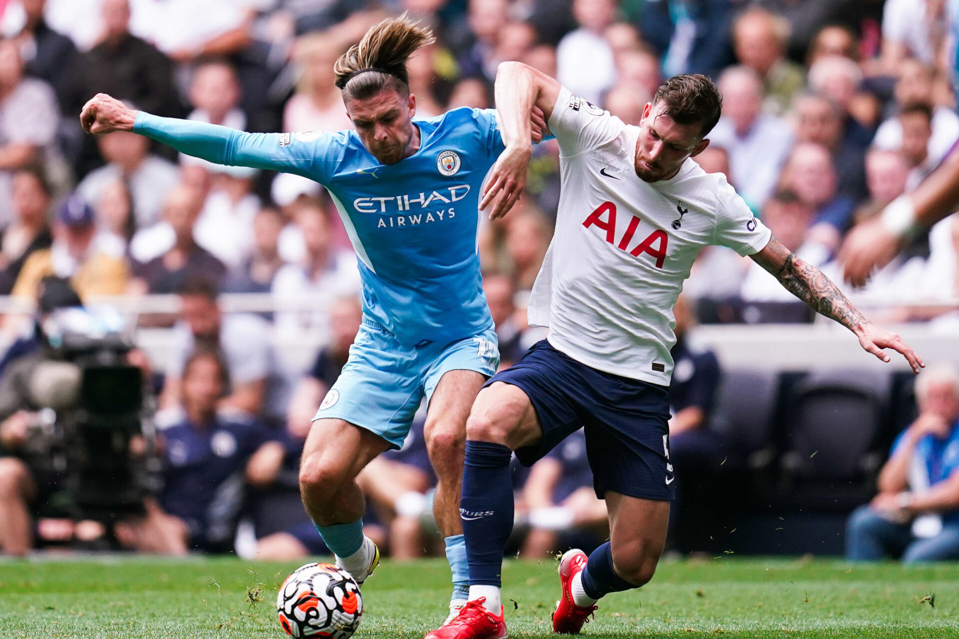Jack Grealish a fait ses grands débuts avec Manchester City contre Tottenham. Déjà très en jambes, la recrue anglaise la plus chère de l'histoire n'a pourtant pas pu éviter la défaite des siens. Icon Sport