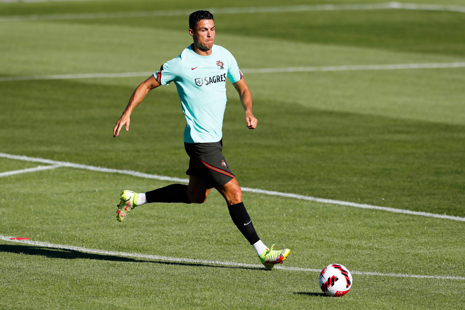 D&eacute;sormais, seul le visa du joueur manque pour que Cristiano Ronaldo puisse retrouver les terrains de Premier League (iconsport)
