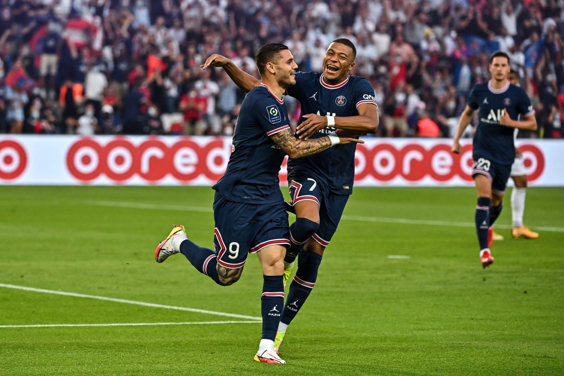 Lionel Messi, Sergio Ramos, Gigi Donnarumma, Achraf Hakimi et Georginio Wijnaldum ont &eacute;t&eacute; pr&eacute;sent&eacute;s au Parc des Princes avant le coup d'envoi contre Strasbourg. Icon Sport