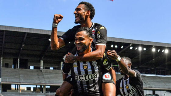 Angers a fait sombrer l'OL et reprend la tête de la Ligue 1. Icon Sport