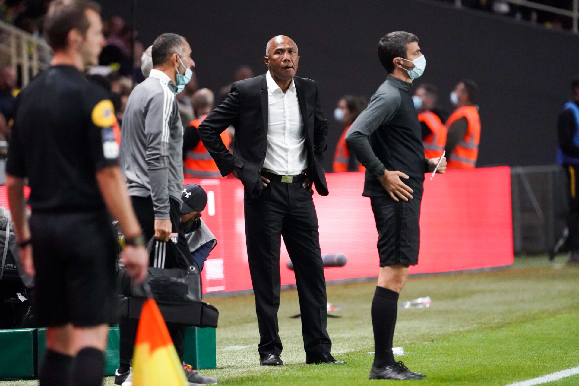 Antoine Kombouar&eacute; d&eacute;pit&eacute; apr&egrave;s le court revers du FC Nantes face &agrave; l'OL. Icon Sport