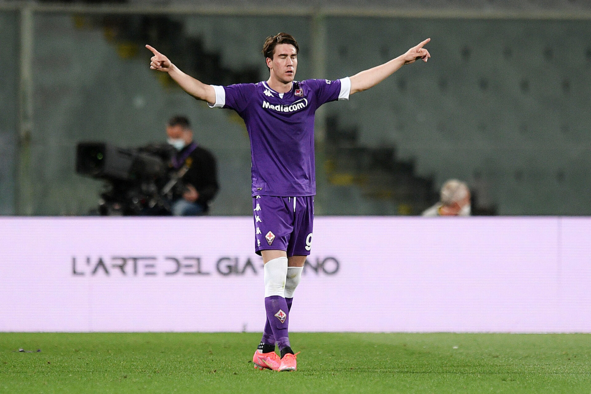  Du&scaron;an Vlahović est quasiment assur&eacute; de quitter la Fiorentina dans les prochaines semaines... Icon Sport