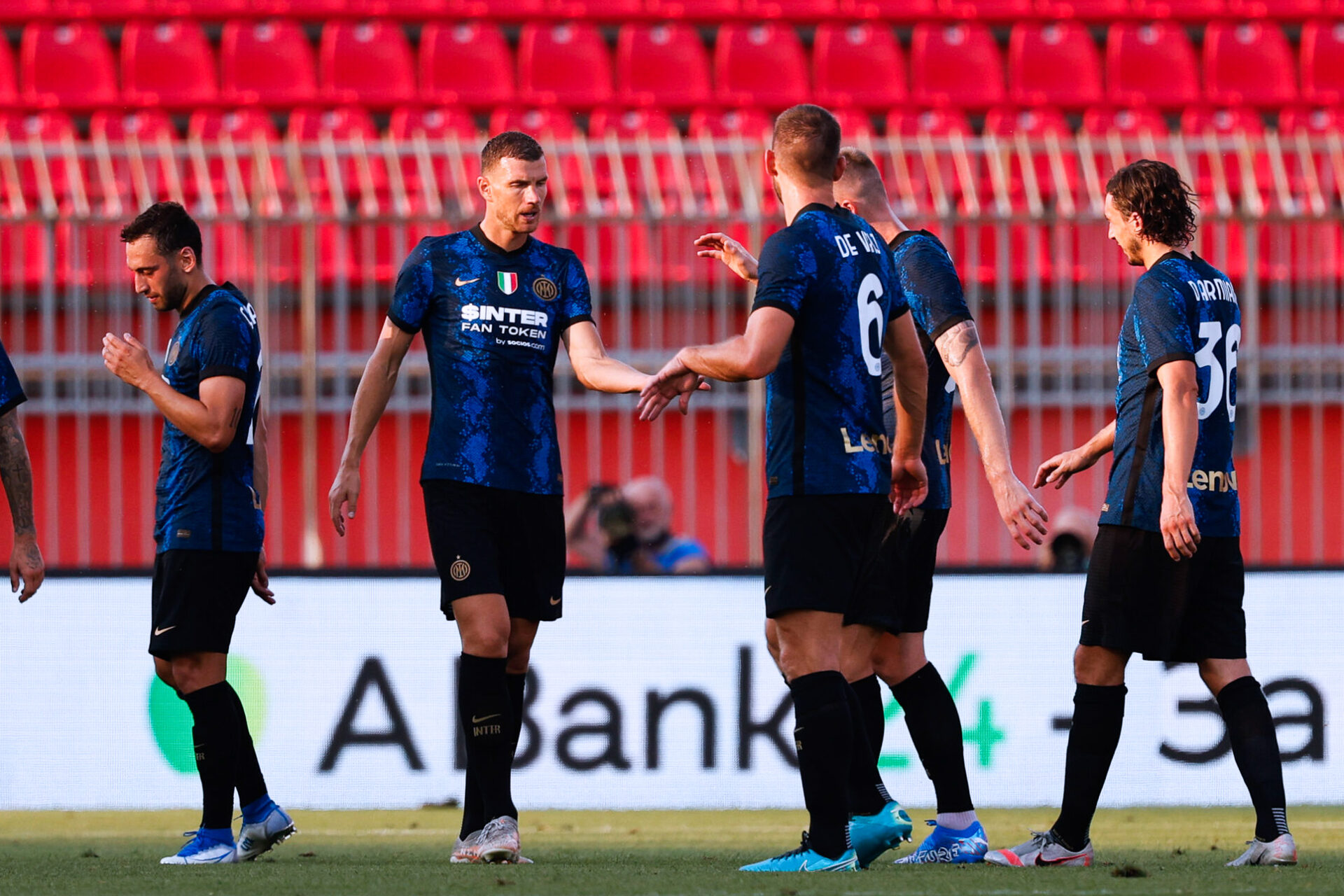Edin Dzeko a d&eacute;j&agrave; jou&eacute; et marqu&eacute; avec l'Inter Milan, en amical contre le Dynamo Kiev. Icon Sport