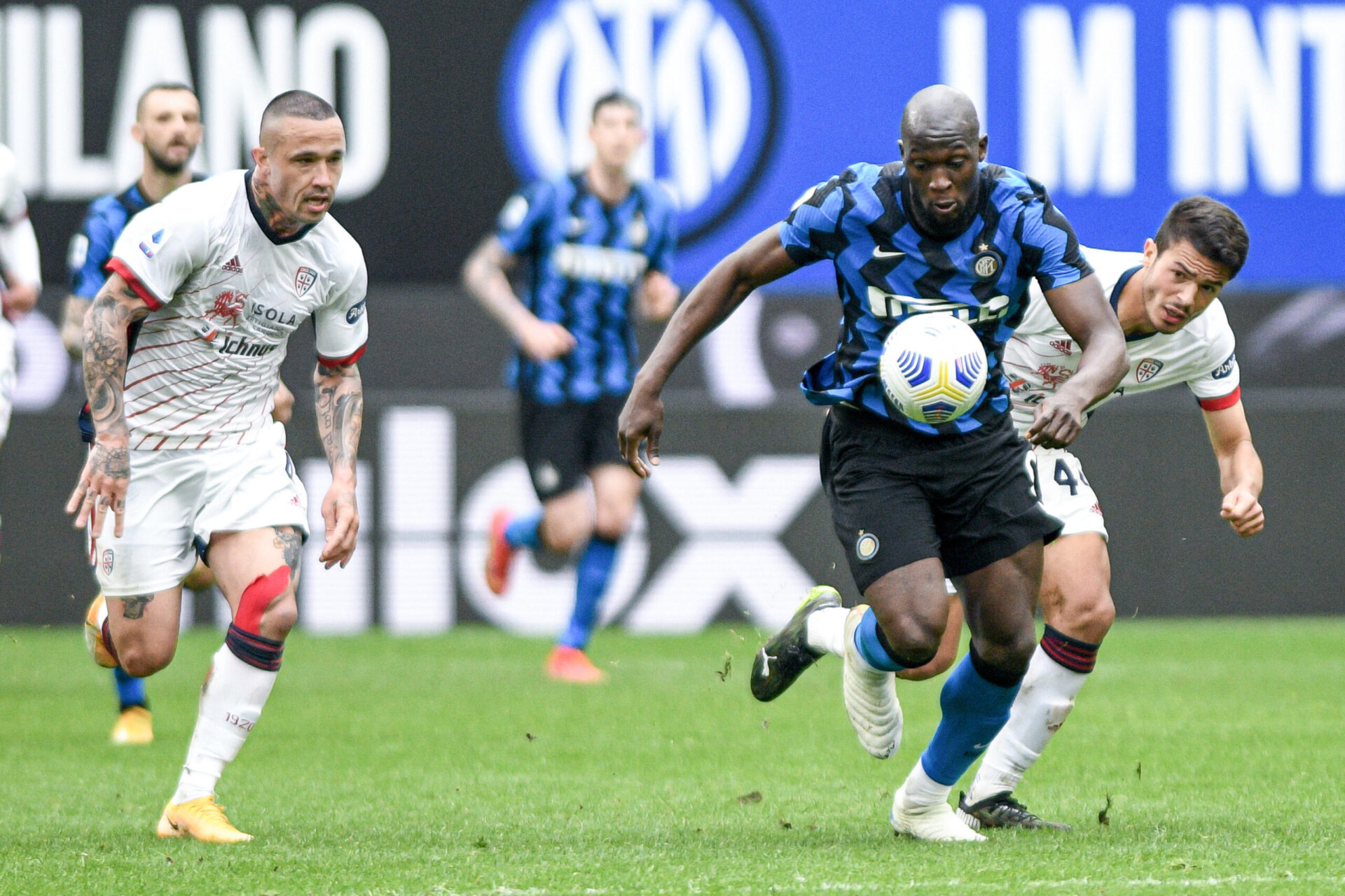 Sky Sports Italia croît savoir que le transfert de Lukaku pourrait se débloquer si l'attaquant demandait son transfert (iconsport)