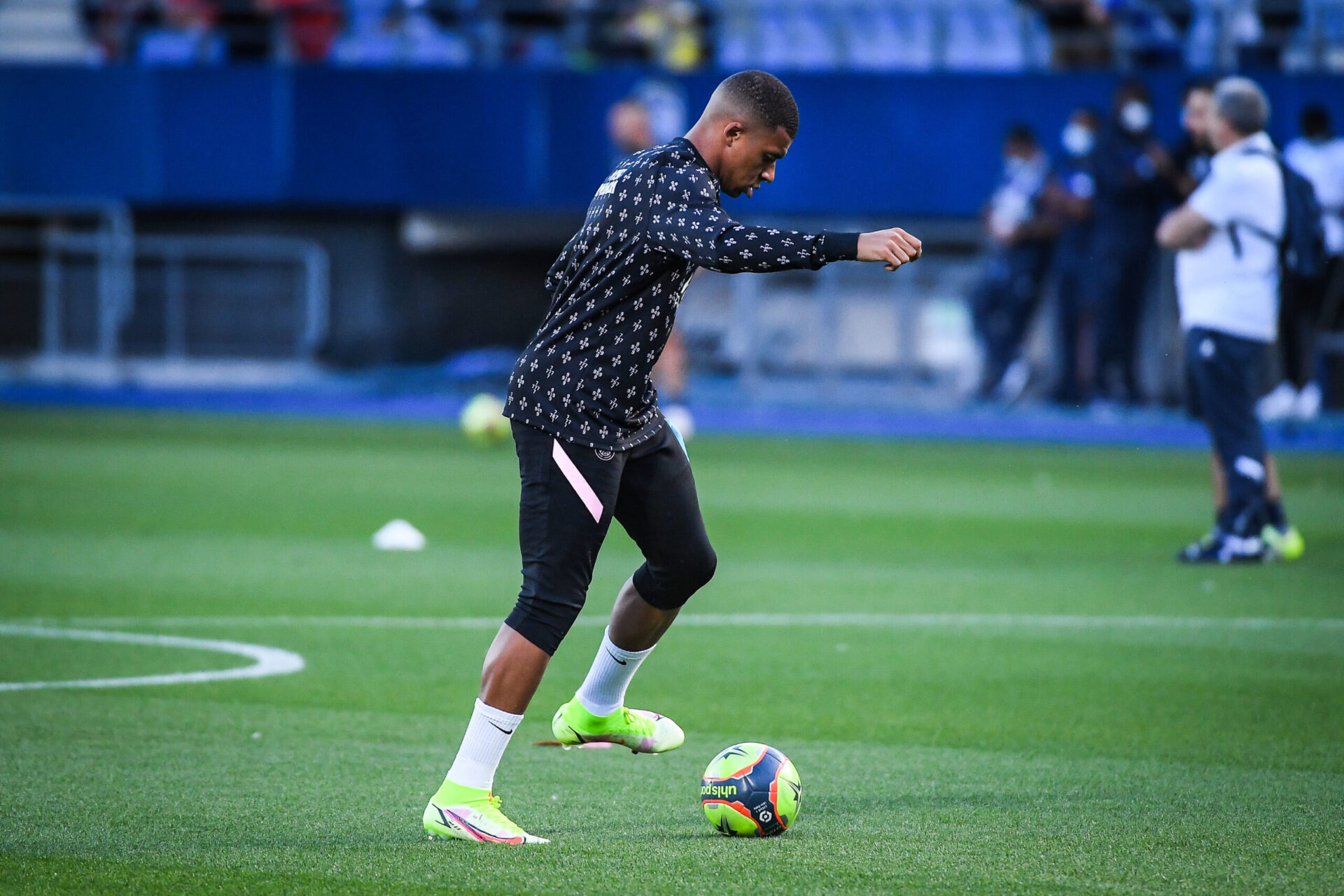 Kylian Mbappé à l'échauffement avant le match face à Troyes (IconSport)