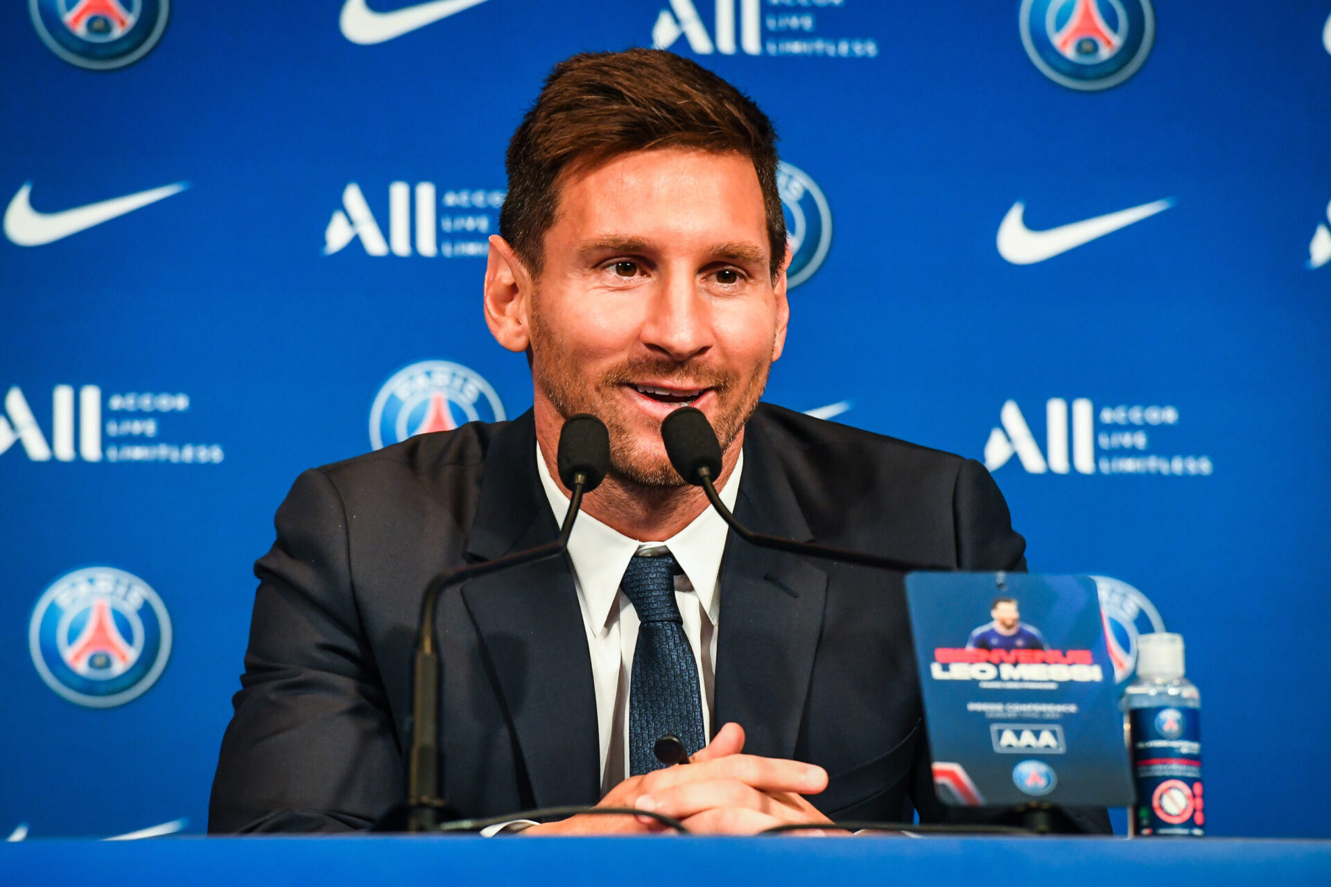Marco Verratti et Lionel Messi se sont affront&eacute;s &agrave; plusieurs reprises en Ligue des champions. Ils seront d&eacute;sormais co&eacute;quipiers au Paris Saint-Germain (iconsport)