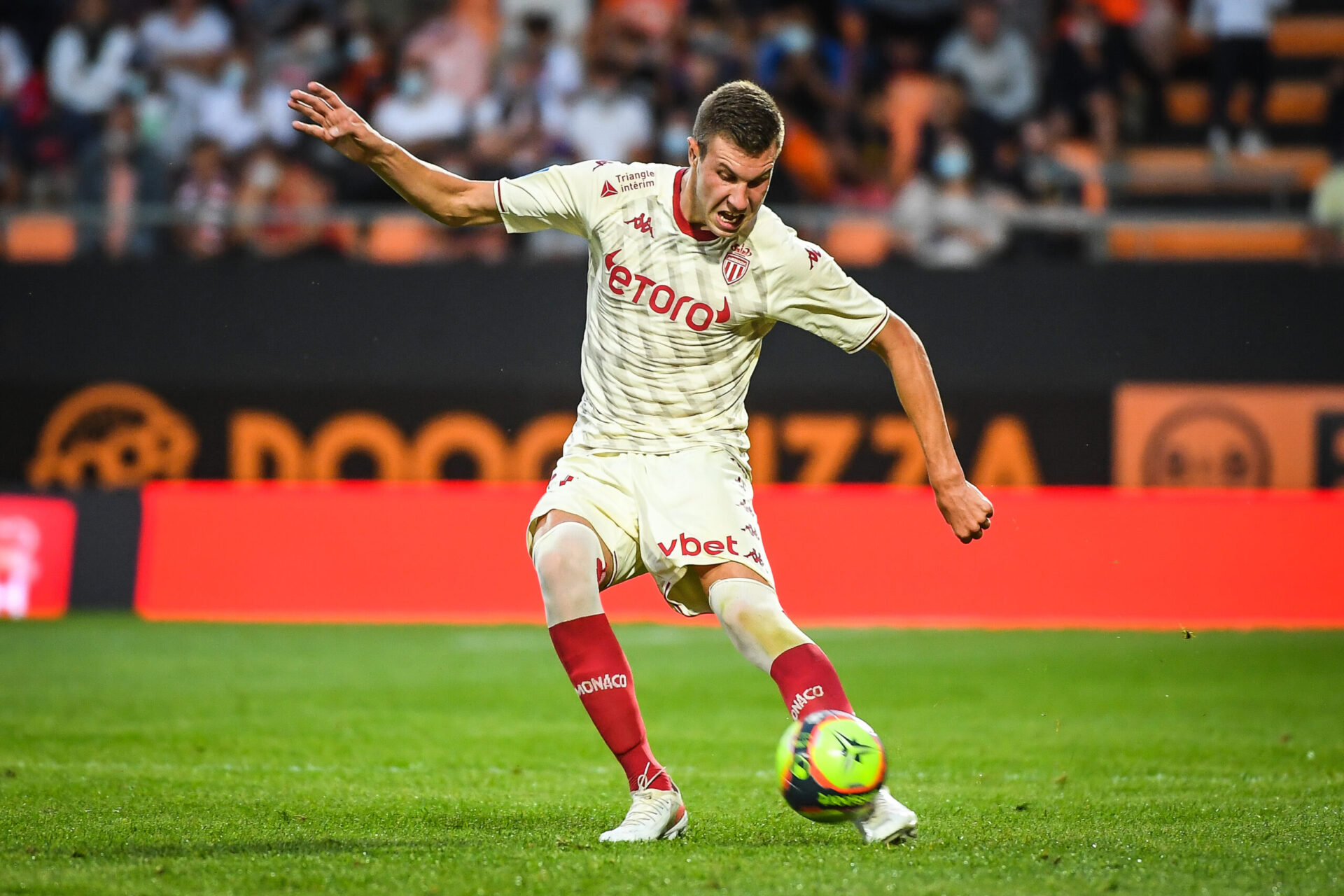 Gr&acirc;ce &agrave; un penalty de Terem Moffi, Lorient a fait tomber Monaco pour son premier match de la saison &agrave; domicile (iconsport)