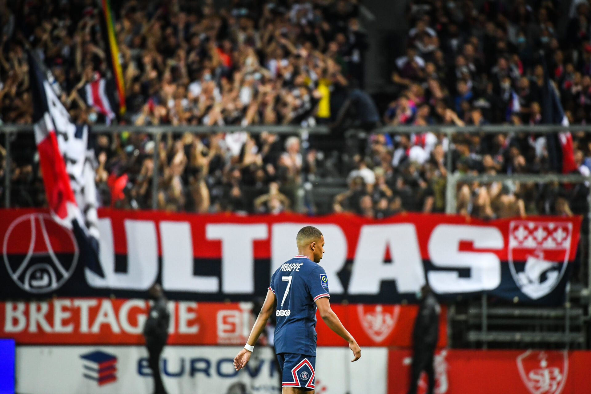 Kylian Mbappé refuse de prolonger avec le PSG, alors que son contrat expire en juin 2022. Icon Sport Kylian Mbappé refuse de prolonger avec le PSG, alors que son contrat expire en juin 2022. Icon Sport