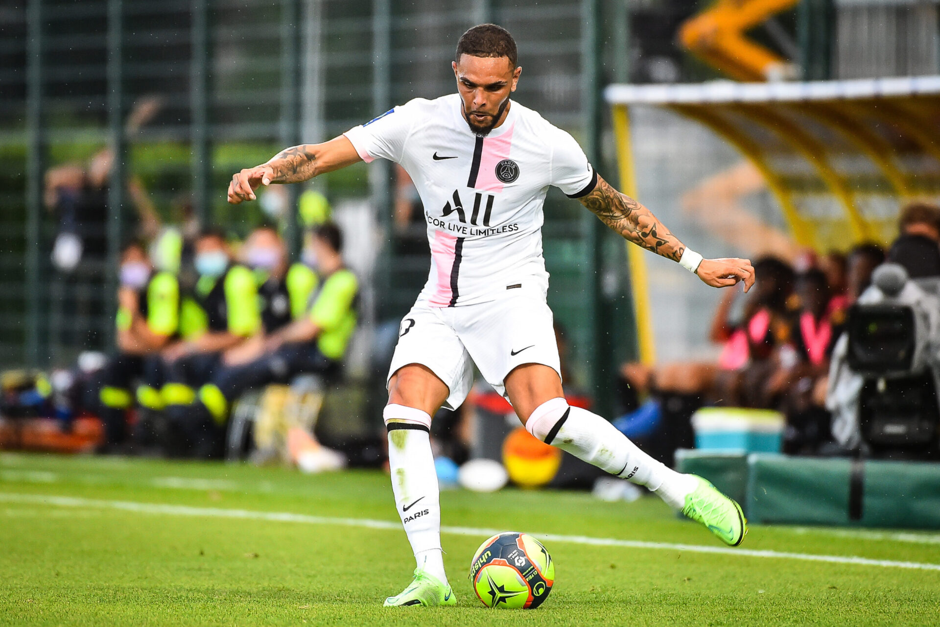 L'OL aimerait attirer Layvin Kurzawa pour palier le possible d&eacute;part de Maxwell Cornet. Icon Sport