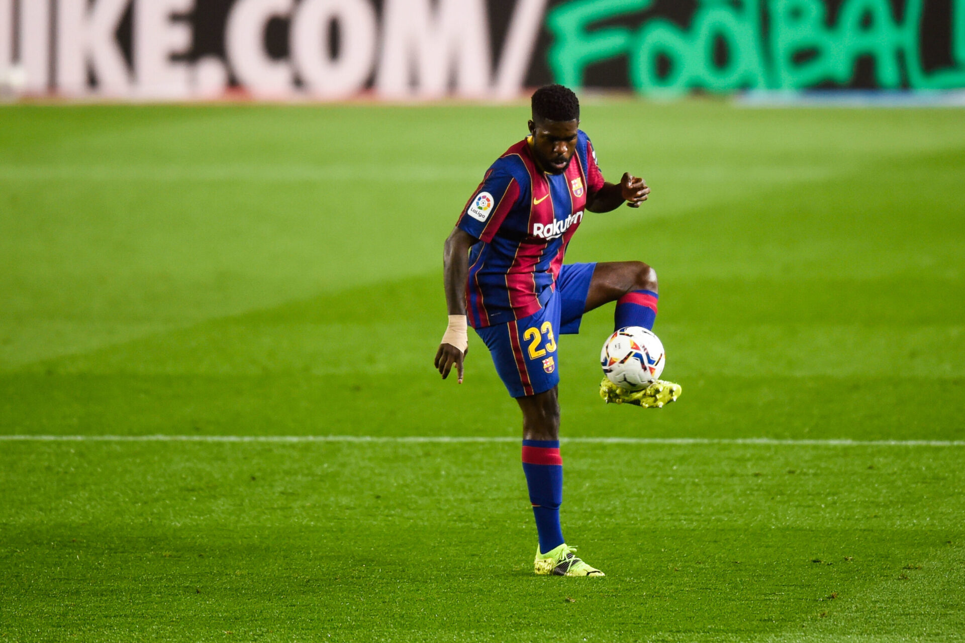 Handicap&eacute; par une blessure au genou, Samuel Umtiti n'a disput&eacute; que 55 matchs depuis la Coupe du monde 2018 (iconsport)