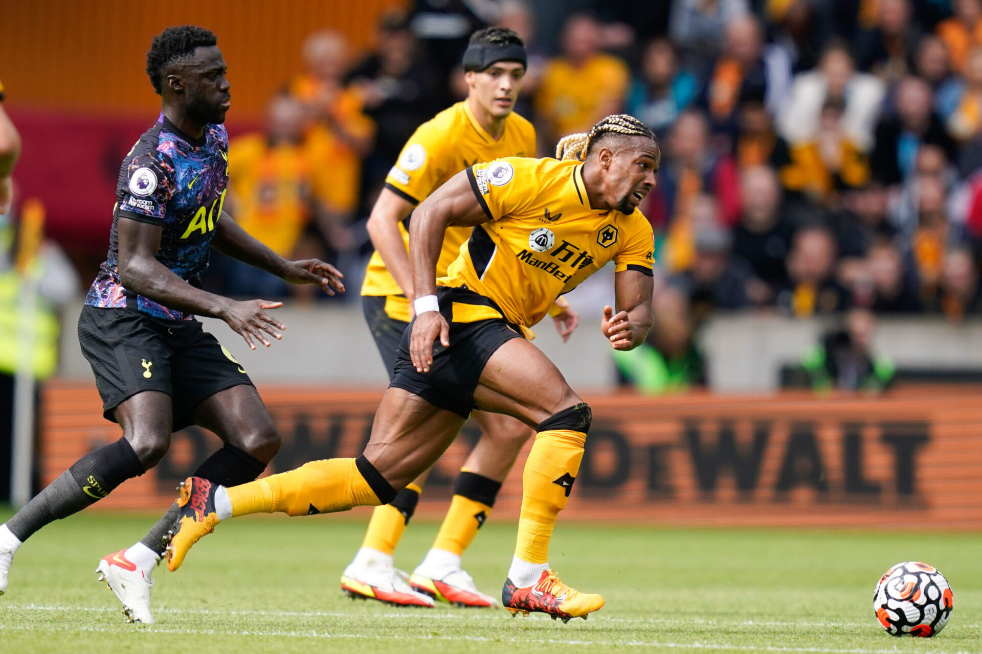  Titulaire contre Tottenham le week-end dernier, Traoré pourrait avoir disputé son dernier match avec les Wolves (iconsport) 