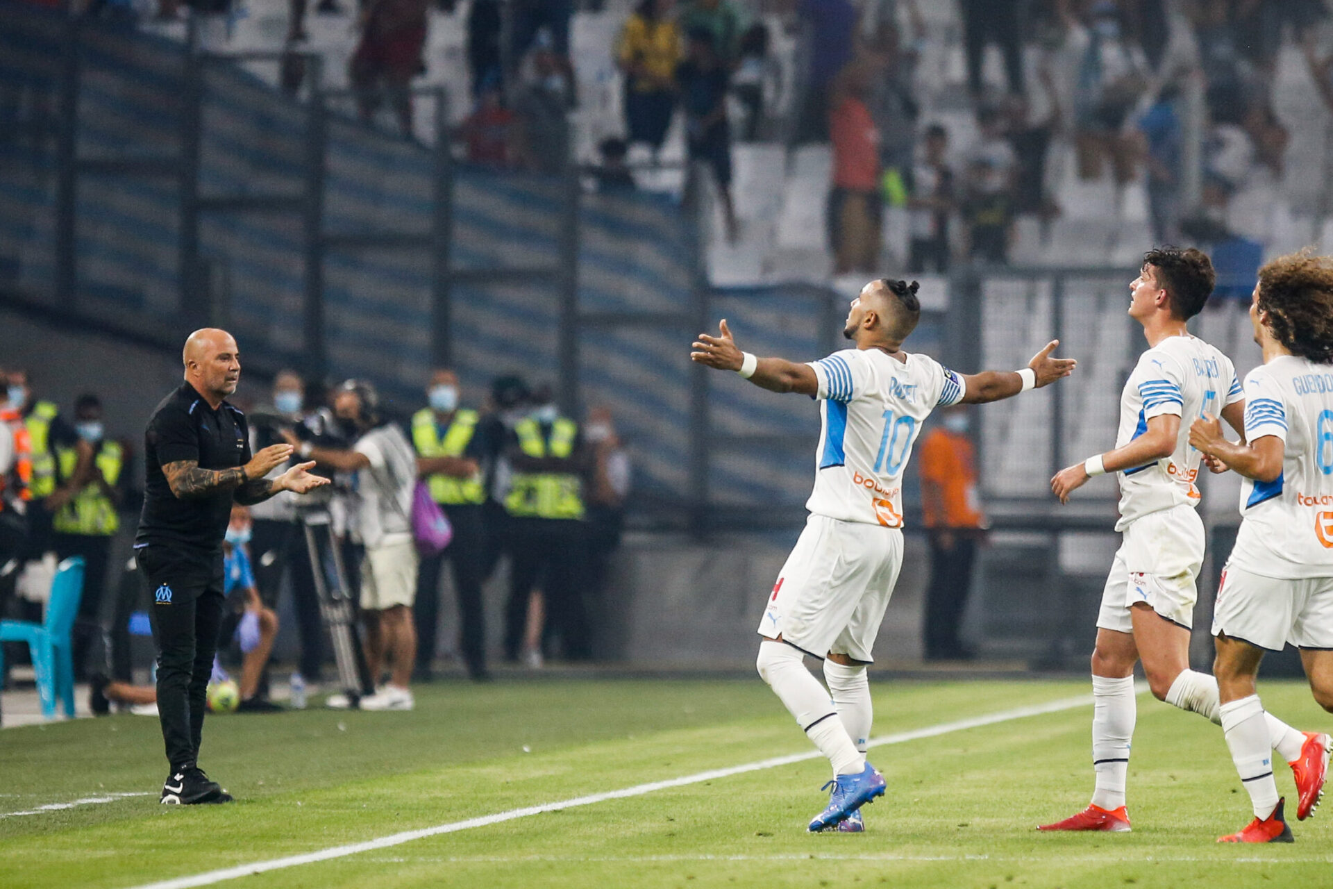 Dimitri Payet face &agrave; Sampaoli lors de son but (iconsport)