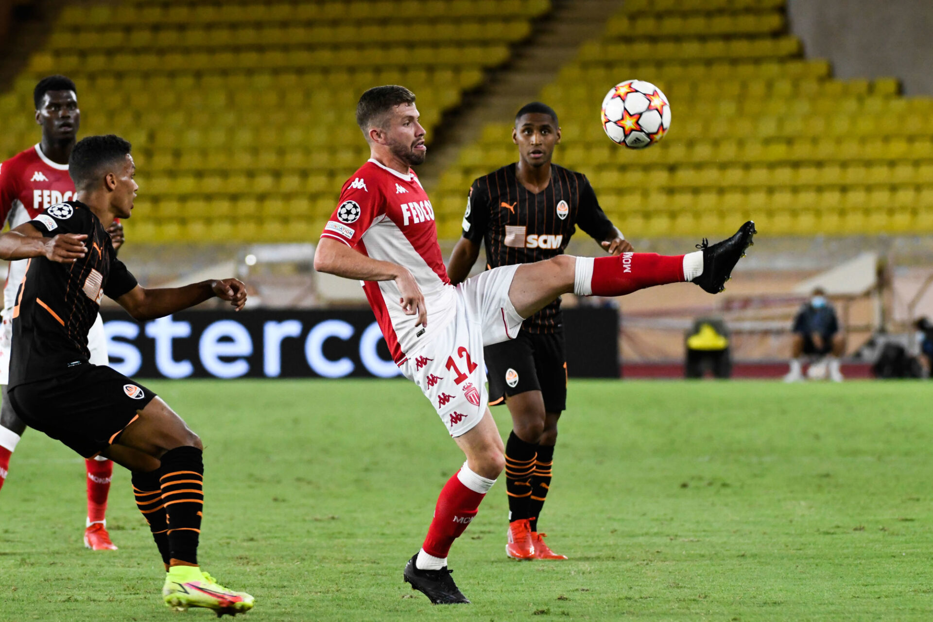 La joie de Pedrinho, qui a inscrit l'unique but du match d'un r&eacute;gal de slalom pour offrir la premi&egrave;re joute au Shakhtar face &agrave; Monaco. Icon Sport