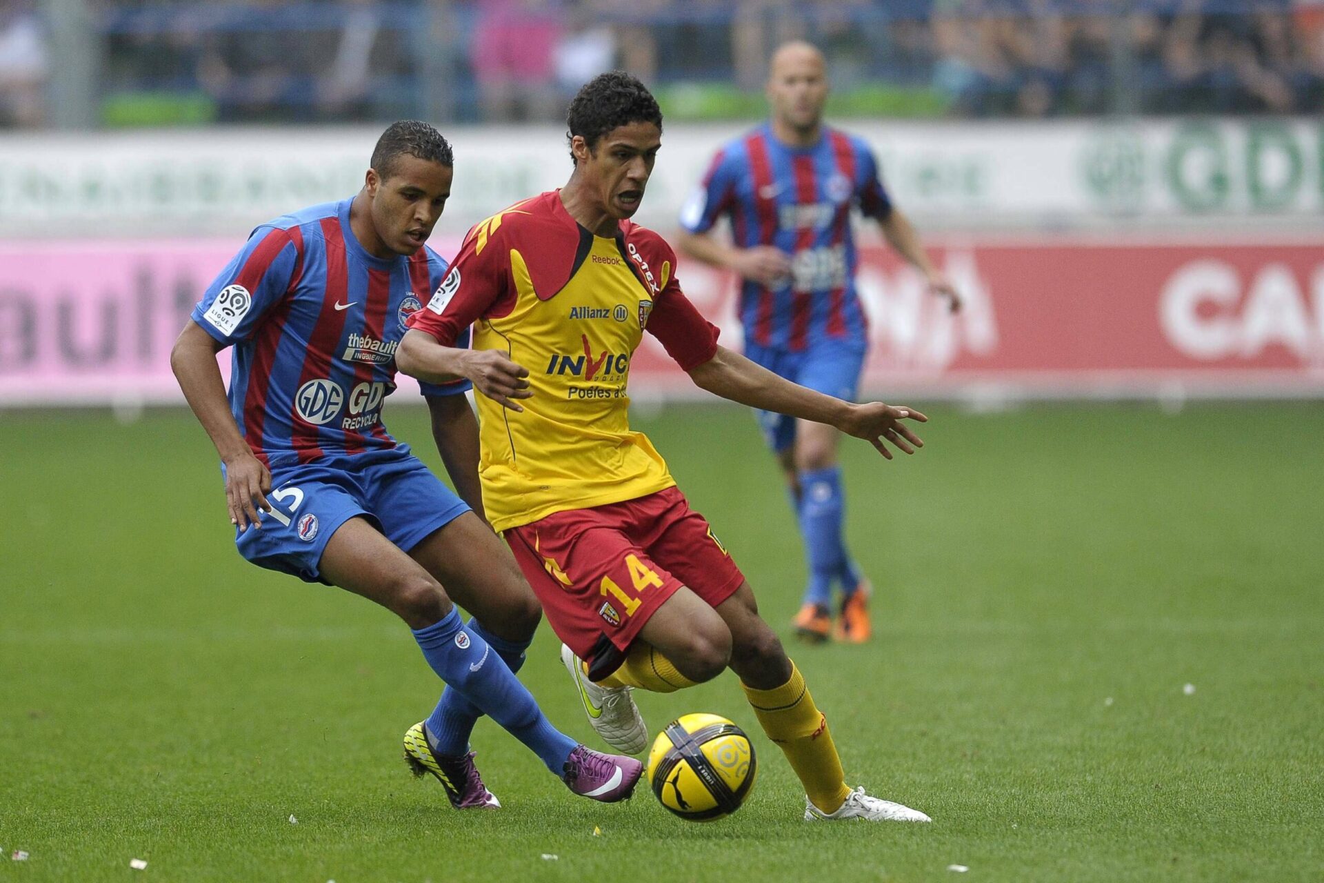 Raphaël Varane avait déjà été pisté par Alex Ferguson lorsqu'il évoluait au RC Lens (iconsport)